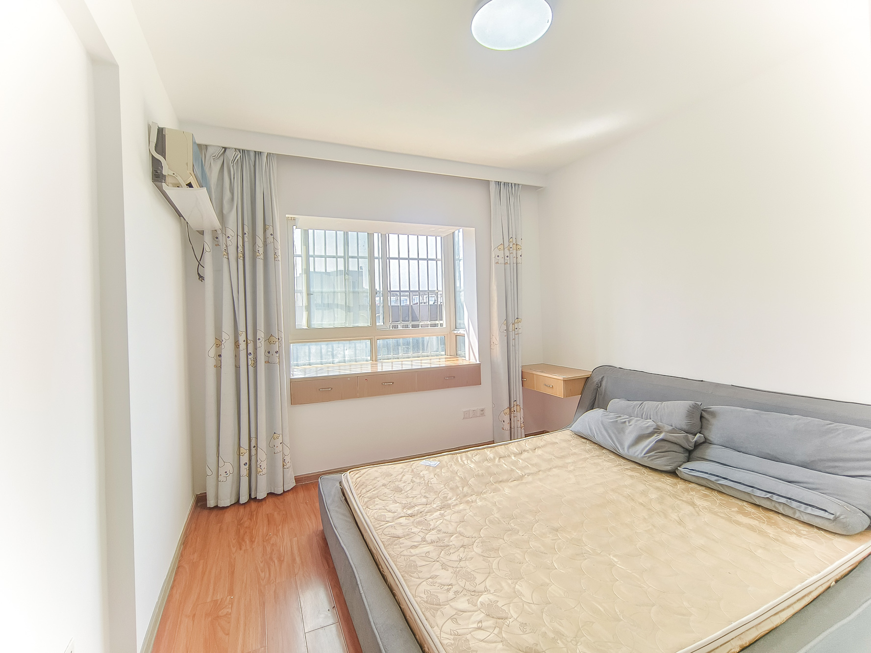 世景华庭 2室2厅1卫 49.0万 世景华庭 2室2厅1卫 49.0万卧室