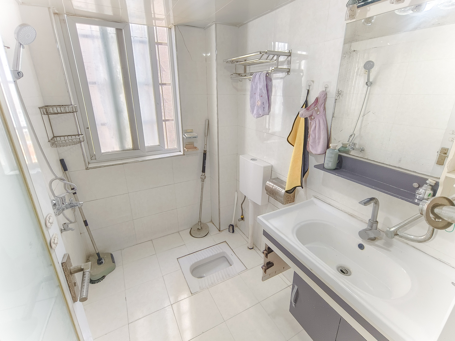 世景华庭 2室2厅1卫 49.0万 世景华庭 2室2厅1卫 49.0万卫生间