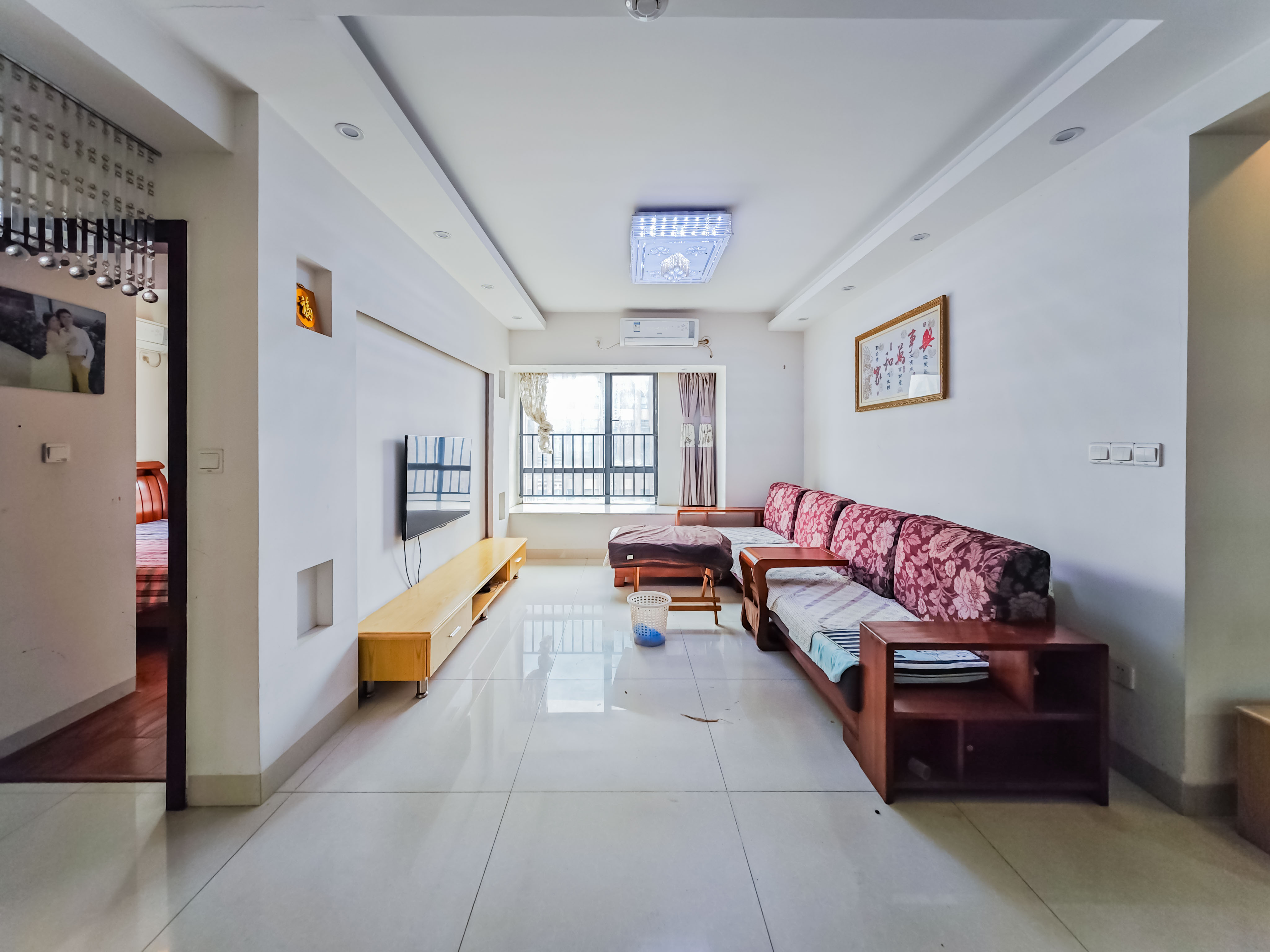 香樟兰亭(朗峰苑)  3室2厅1卫    75.0万 香樟兰亭(朗峰苑)  3室2厅1卫    75.0万客厅