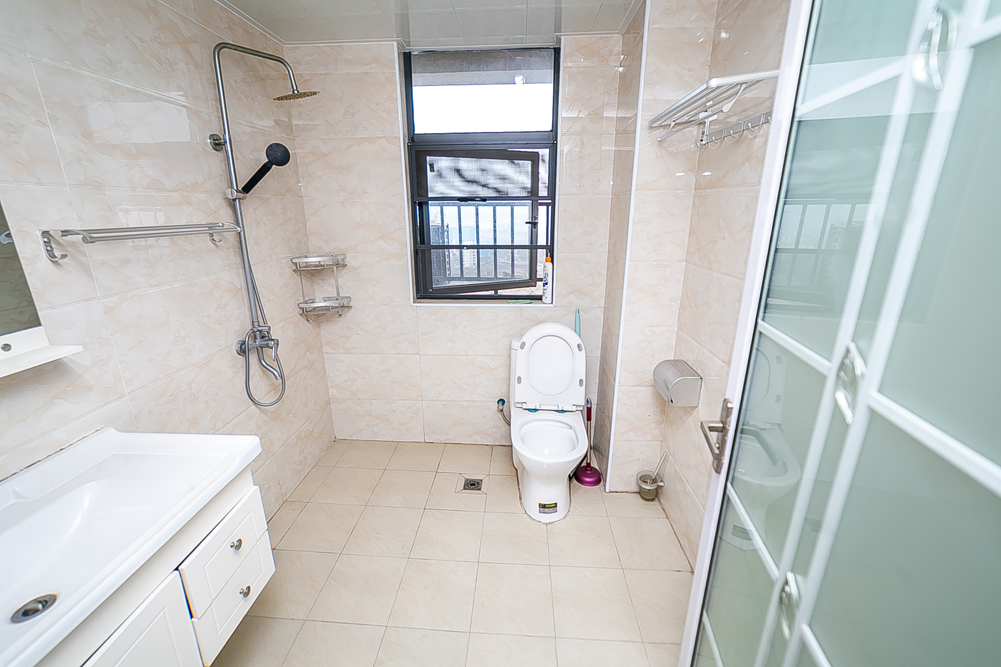 长盛岚庭  3室2厅2卫    126.0万 长盛岚庭  3室2厅2卫    126.0万卫生间