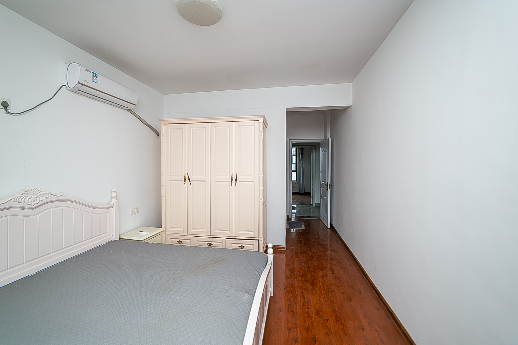 长盛岚庭  3室2厅2卫    126.0万 长盛岚庭  3室2厅2卫    126.0万卧室