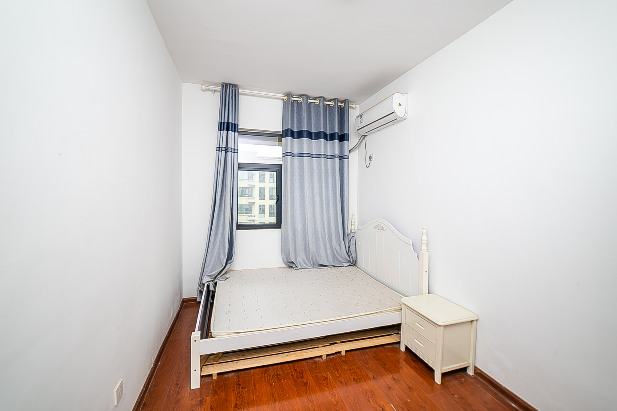 长盛岚庭  3室2厅2卫    126.0万 长盛岚庭  3室2厅2卫    126.0万卧室