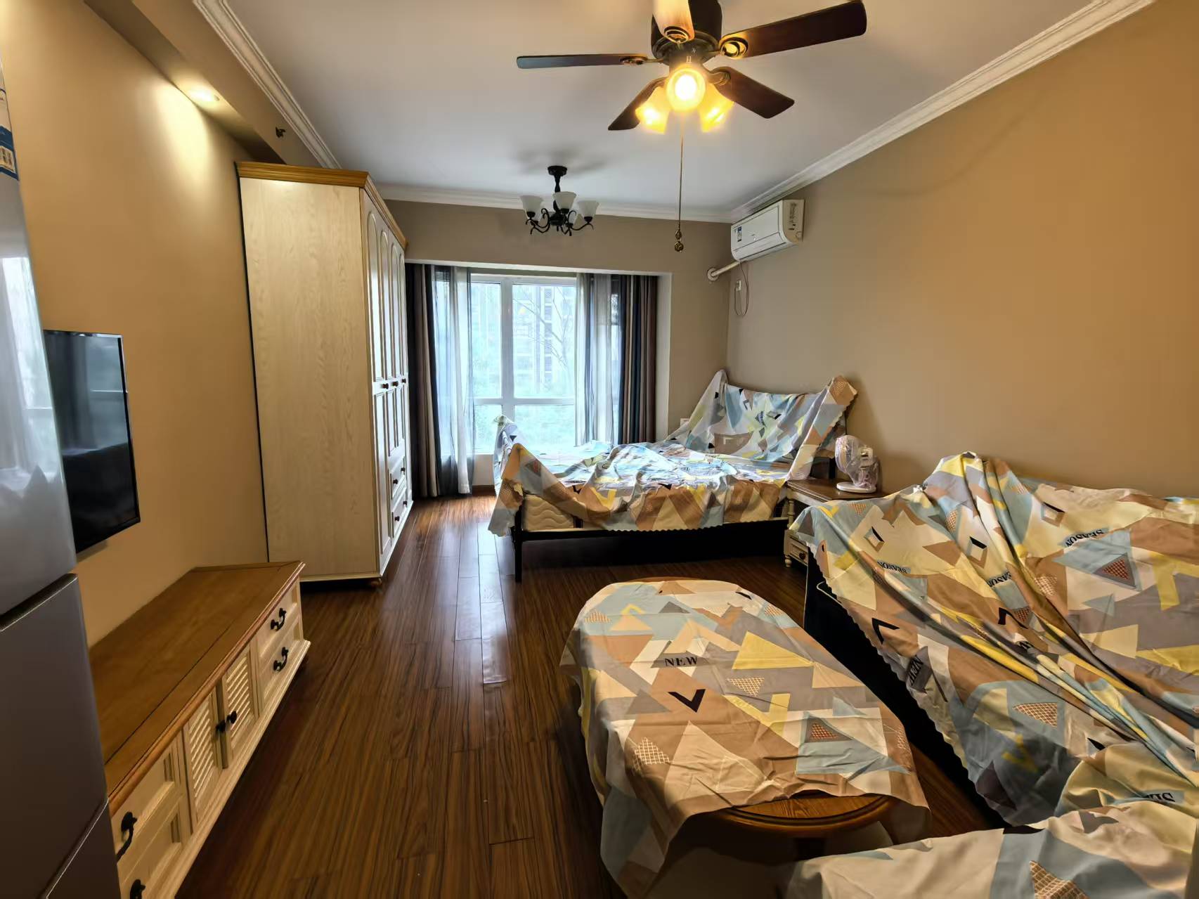 美的城三期  1室1厅1卫    18.0万 美的城三期  1室1厅1卫    18.0万室内图