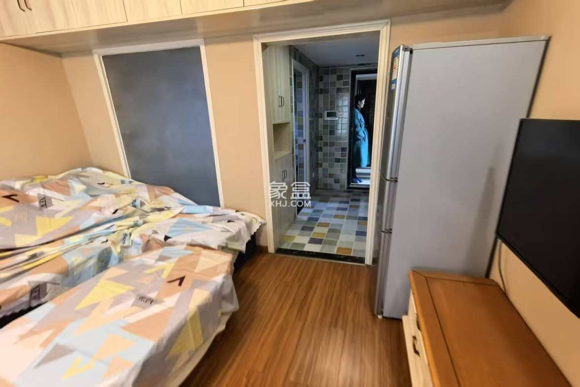 美的城三期  1室1厅1卫    18.0万 美的城三期  1室1厅1卫    18.0万室内图