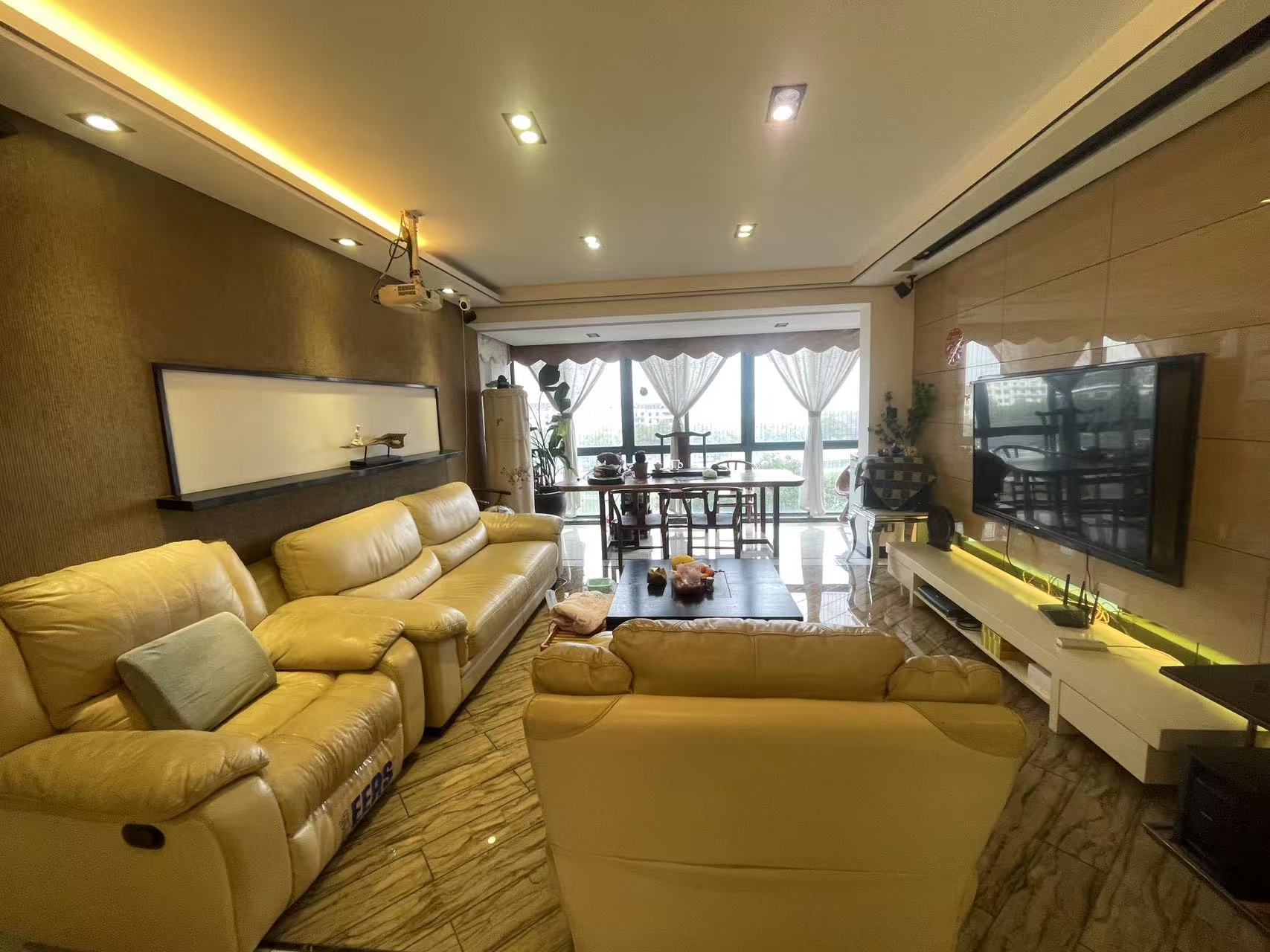 天鹅湖1号 3室2厅2卫 76.0万 天鹅湖1号 3室2厅2卫 76.0万室内图