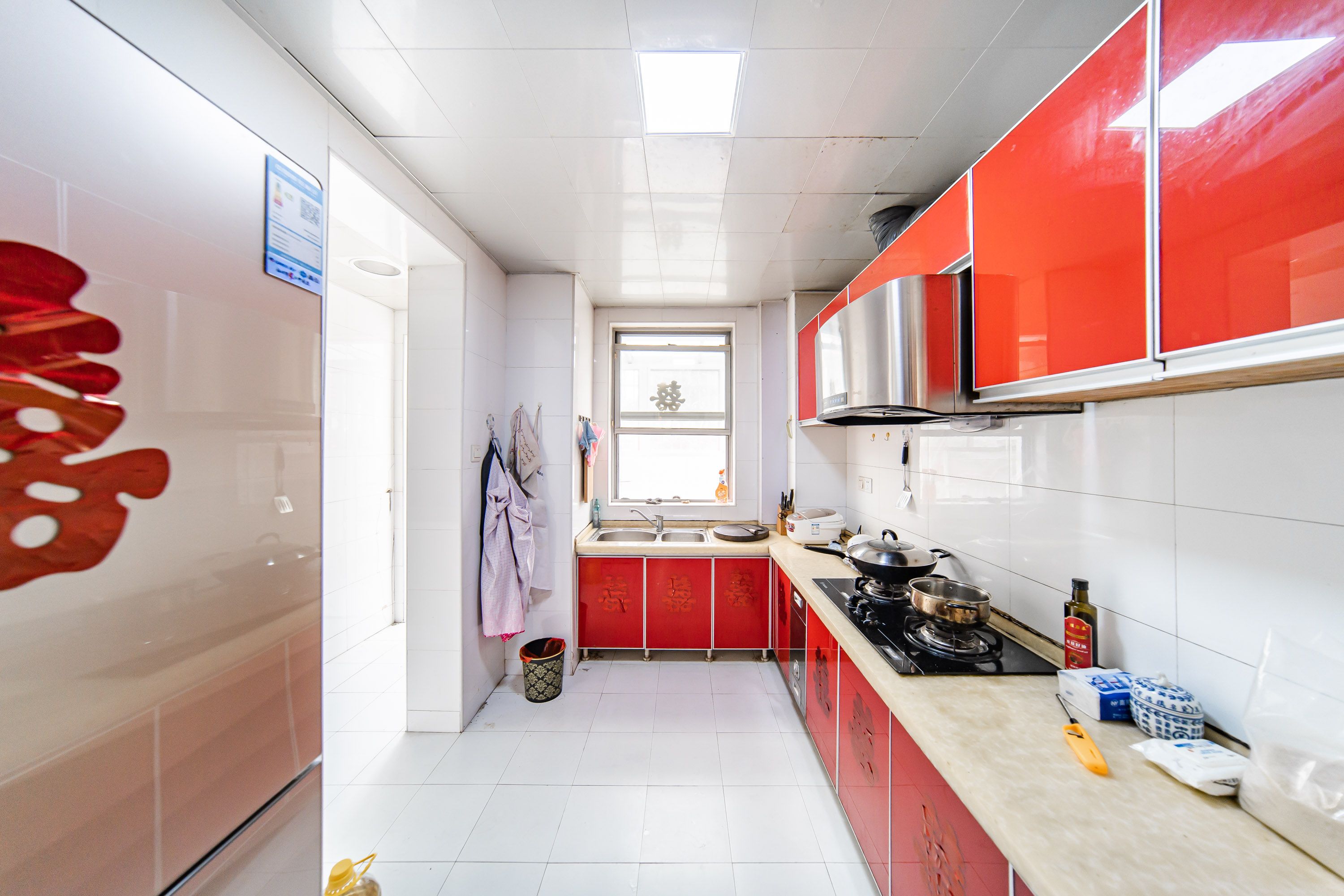 阳光100二期  5室2厅2卫    176.0万 阳光100二期  5室2厅2卫    176.0万厨房