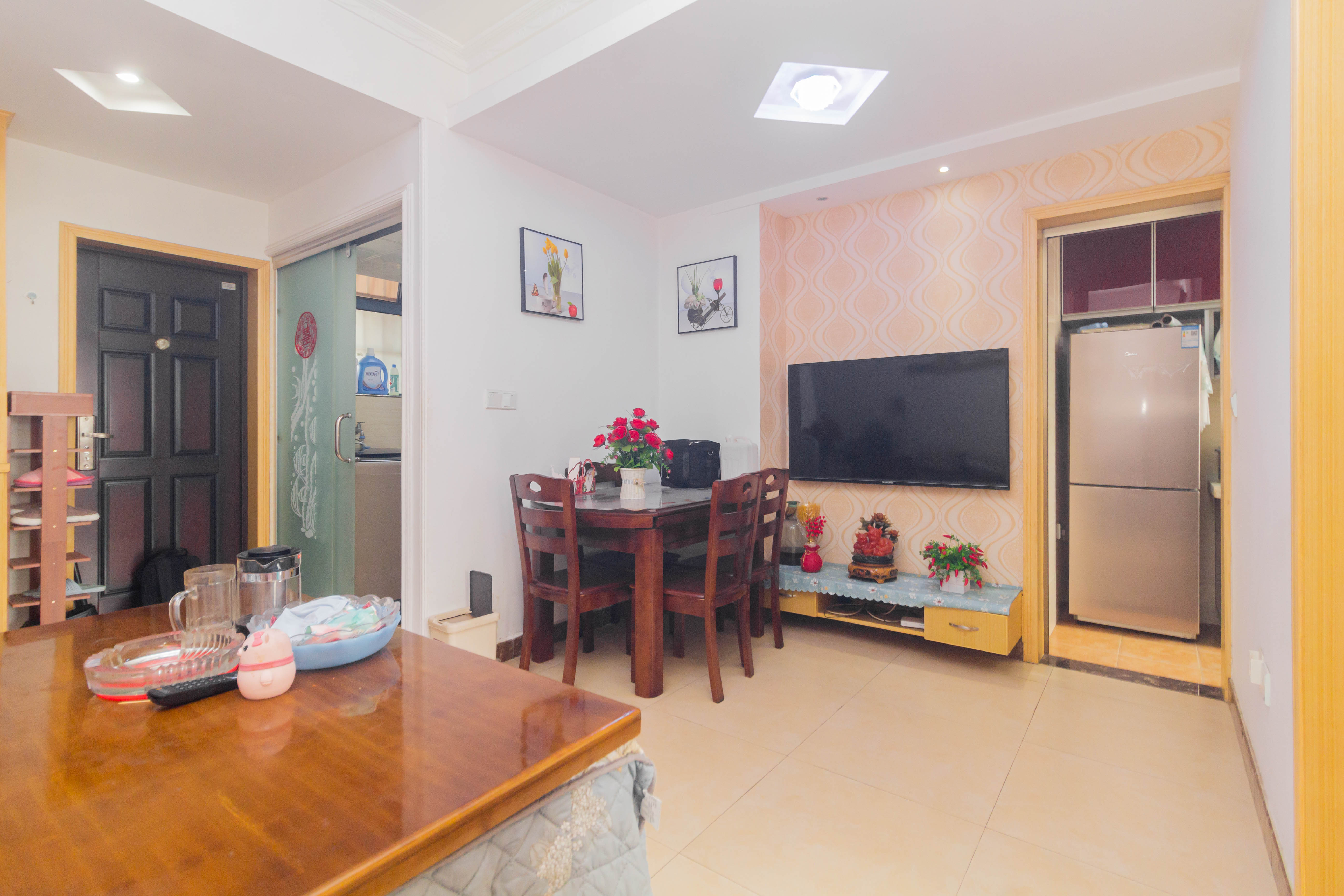 东业早安星城 2室1厅1卫 35.0万 东业早安星城 2室1厅1卫 35.0万客厅