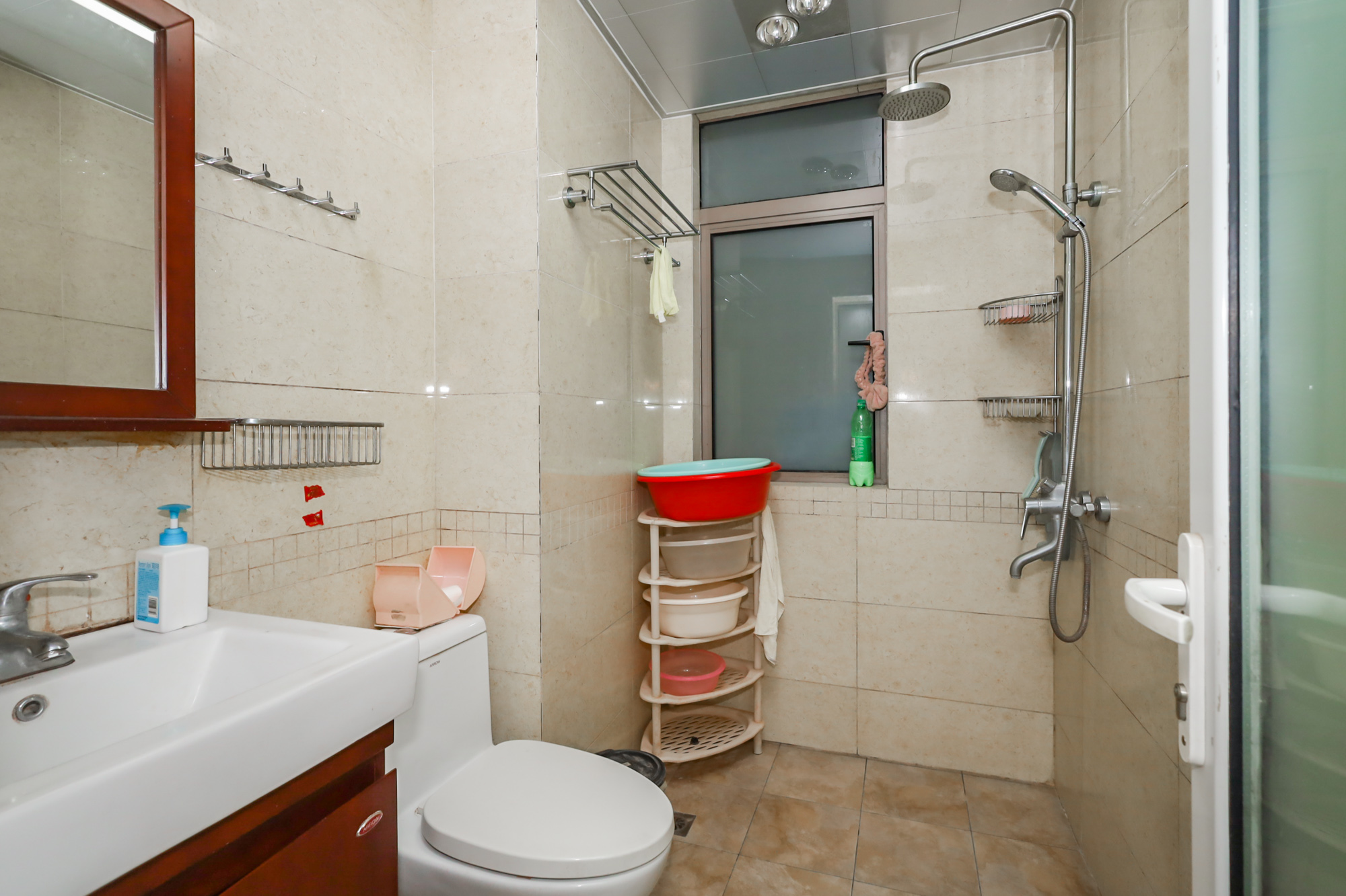 世茂铂翠湾一期  2室2厅1卫    110.0万 世茂铂翠湾一期  2室2厅1卫    110.0万卫生间