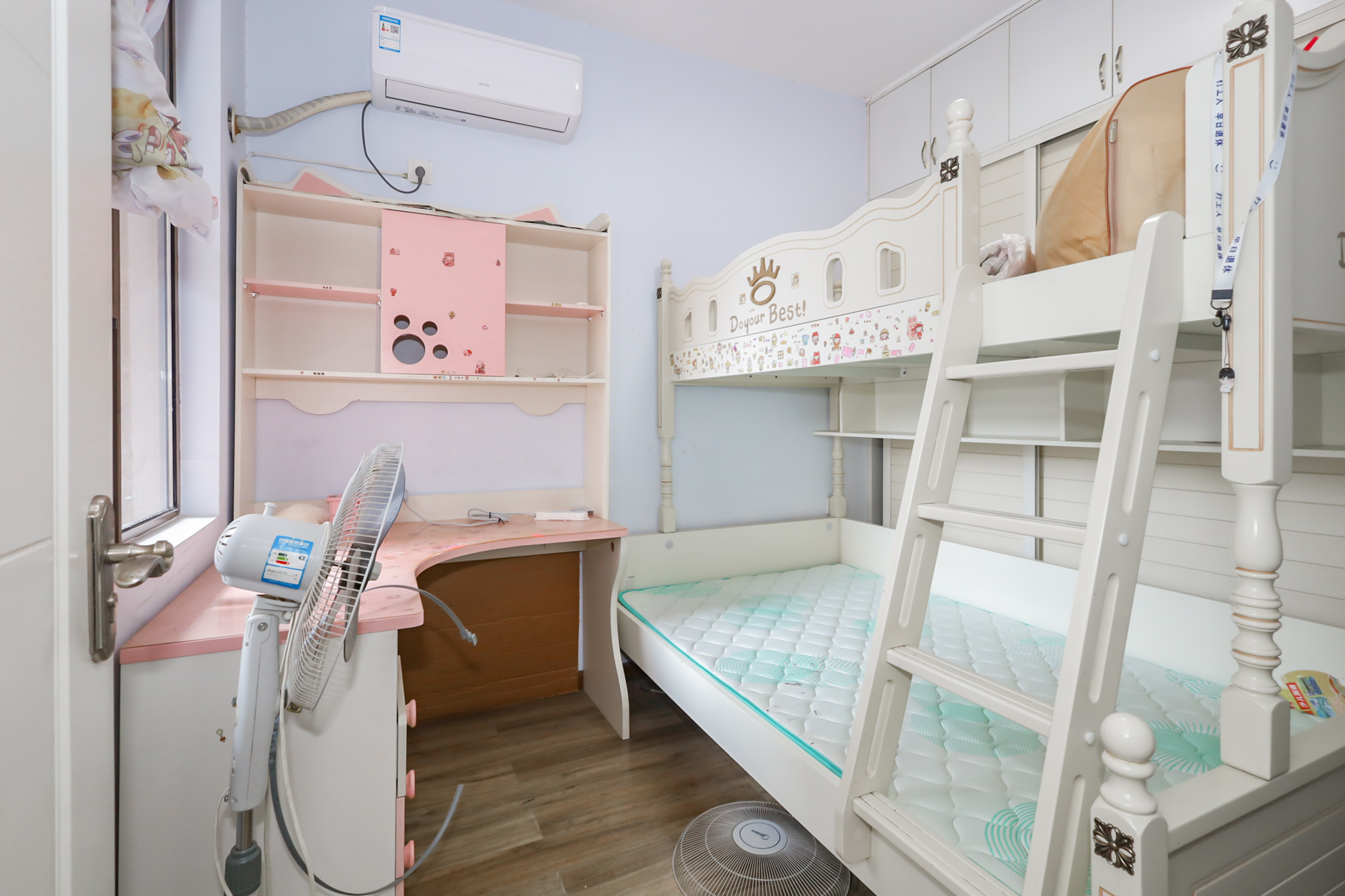 世茂铂翠湾一期  2室2厅1卫    110.0万 世茂铂翠湾一期  2室2厅1卫    110.0万卧室