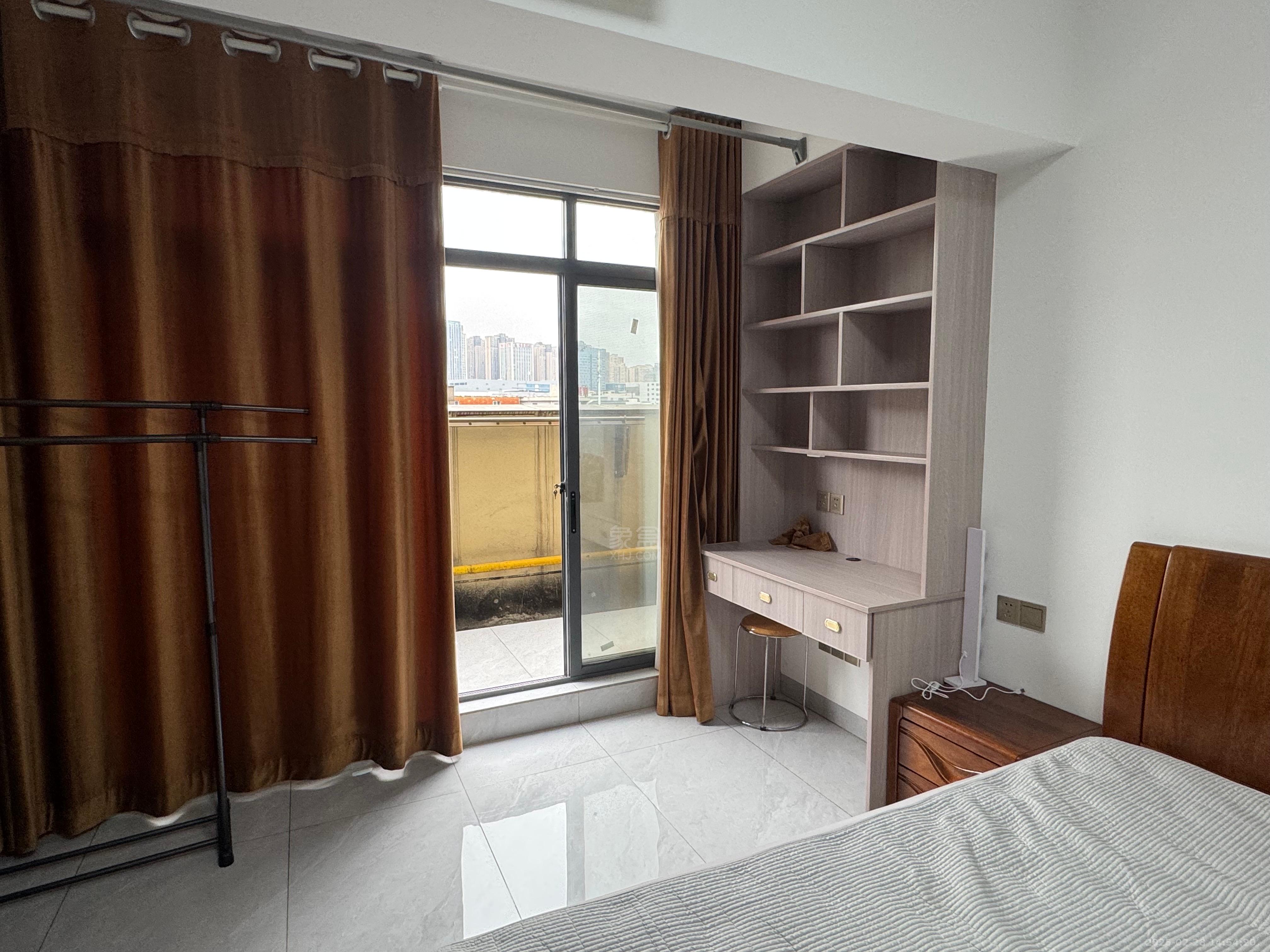 经世龙城 1室1厅1卫 1300.0元/月 经世龙城 1室1厅1卫 1300.0元/月室内图