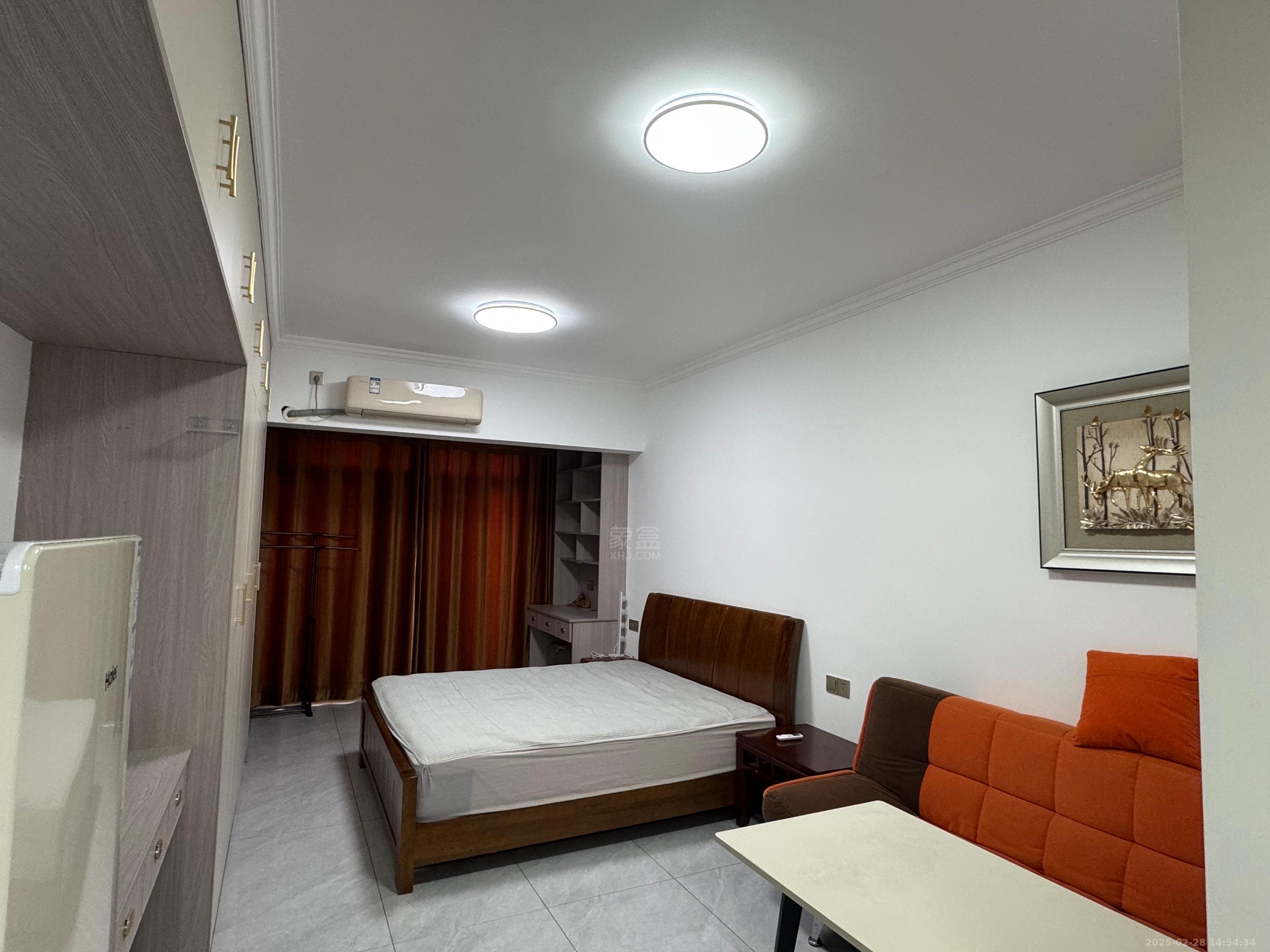 经世龙城 1室1厅1卫 1300.0元/月 经世龙城 1室1厅1卫 1300.0元/月室内图