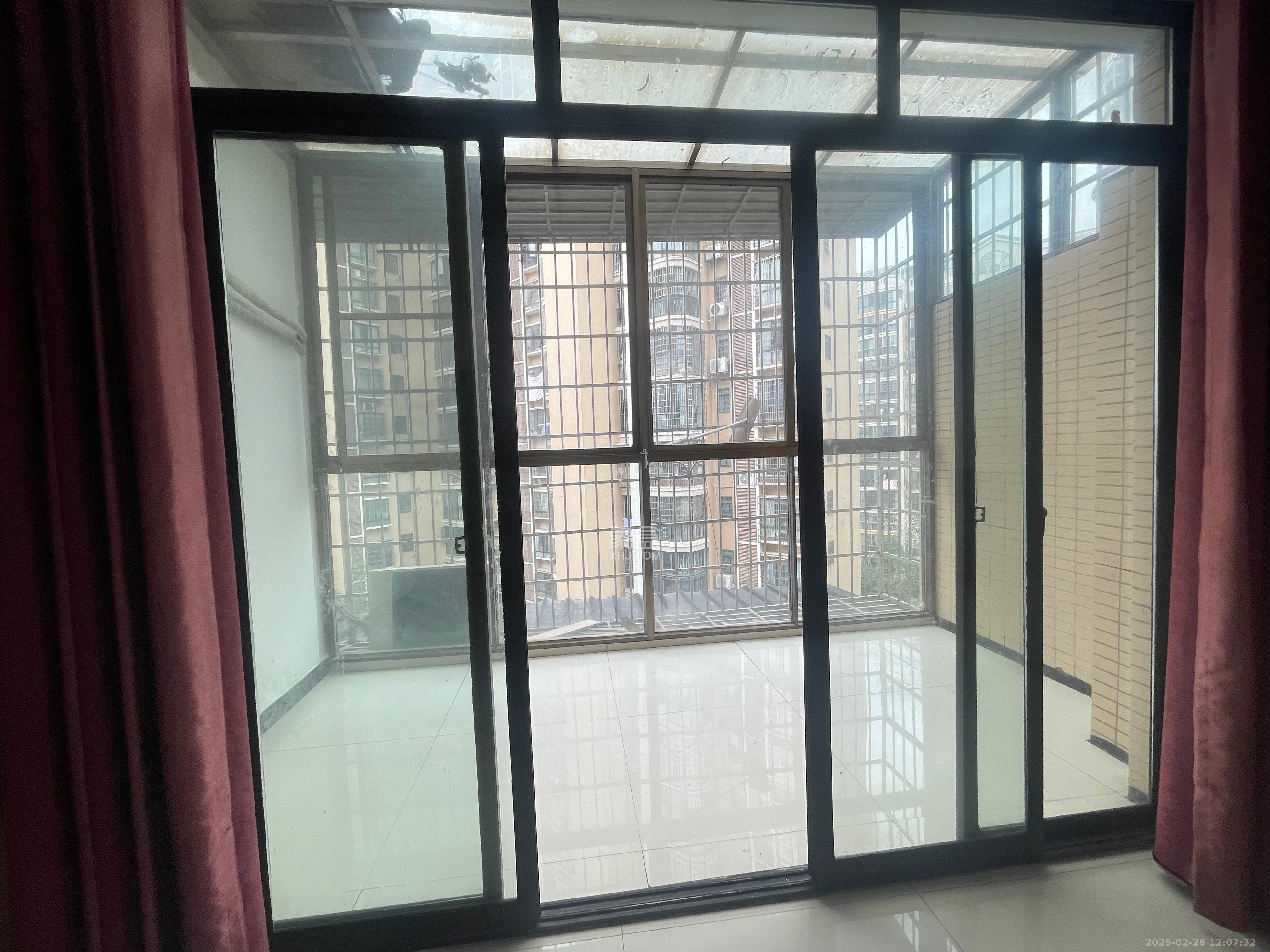 山水金庭  2室1厅1卫    880.0元/月 山水金庭  2室1厅1卫    880.0元/月室内图