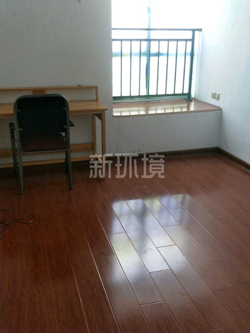 宏天绿城  3室2厅2卫   1500.00元/月室内图