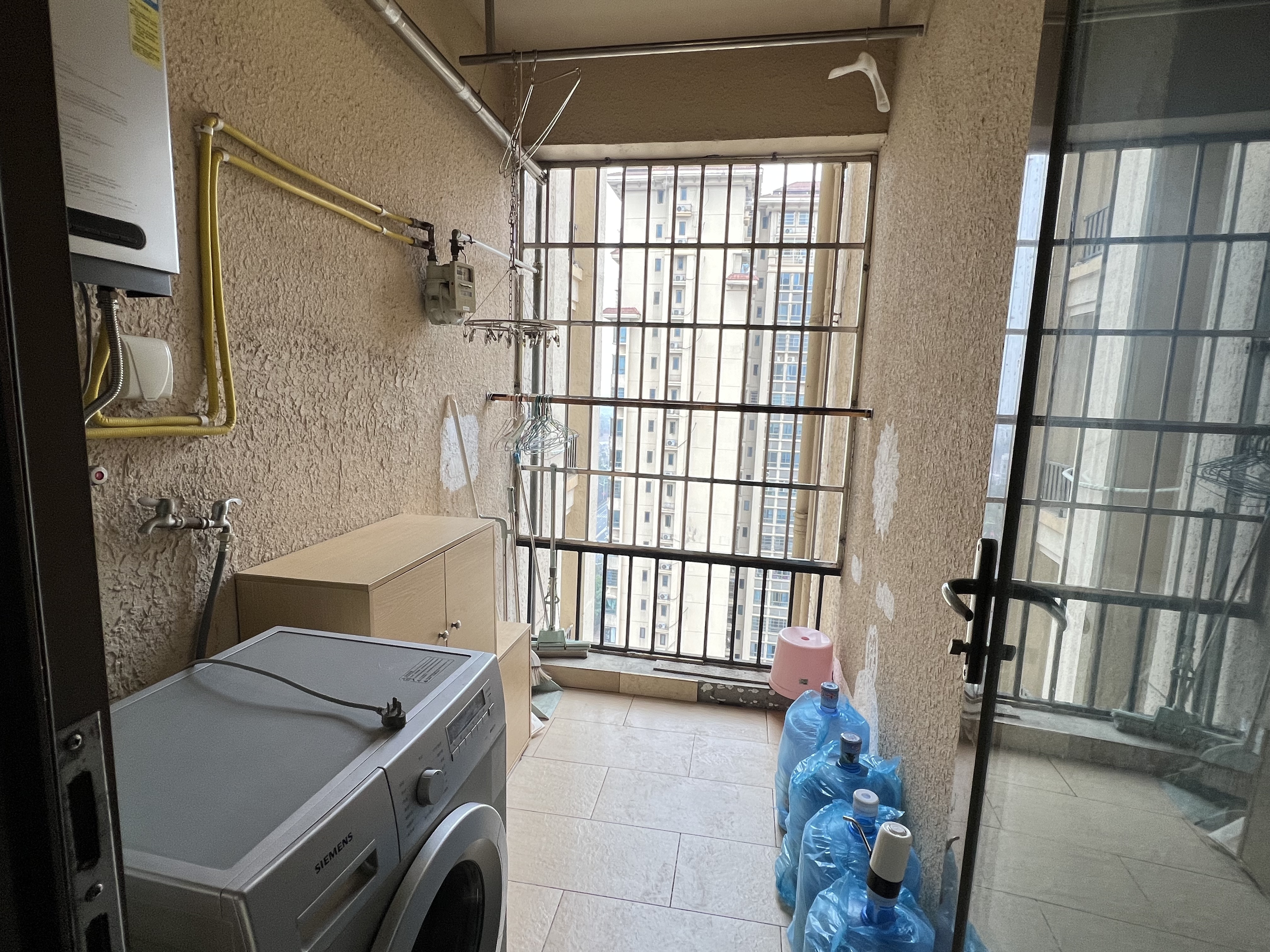 碧桂园 3室2厅1卫 1700.0元/月 碧桂园 3室2厅1卫 1700.0元/月室内图