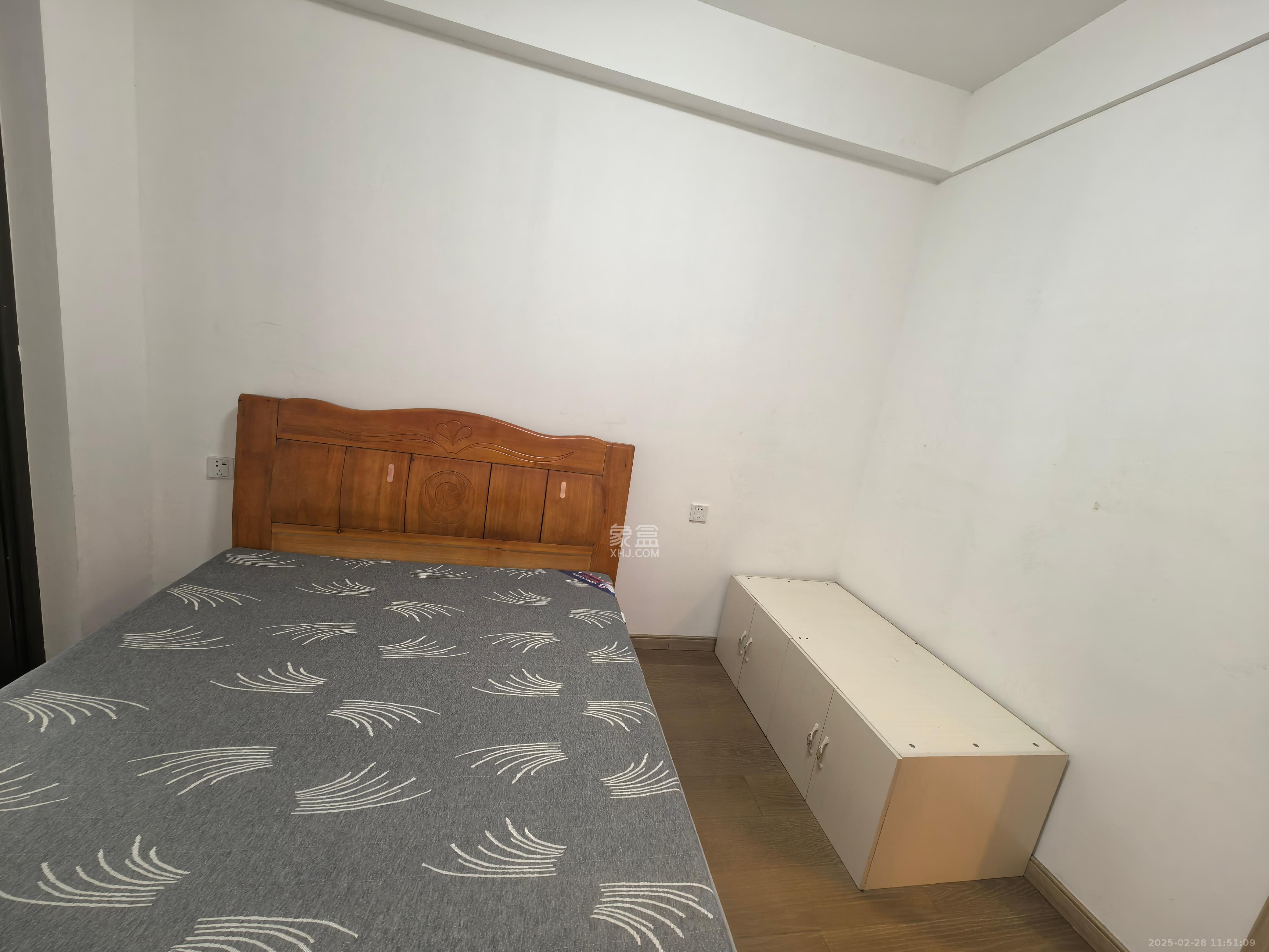 新城国际花都  3室2厅2卫    1700.0元/月室内图