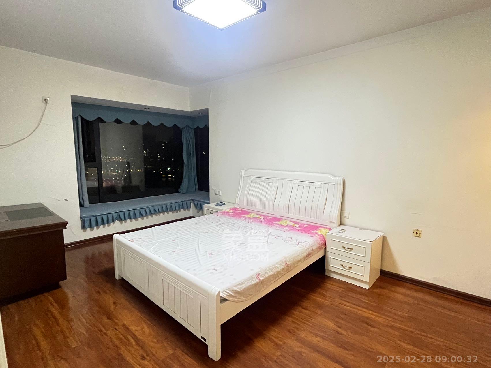 藏珑湖上国际花园 3室2厅2卫 3700.0元/月 藏珑湖上国际花园 3室2厅2卫 3700.0元/月室内图