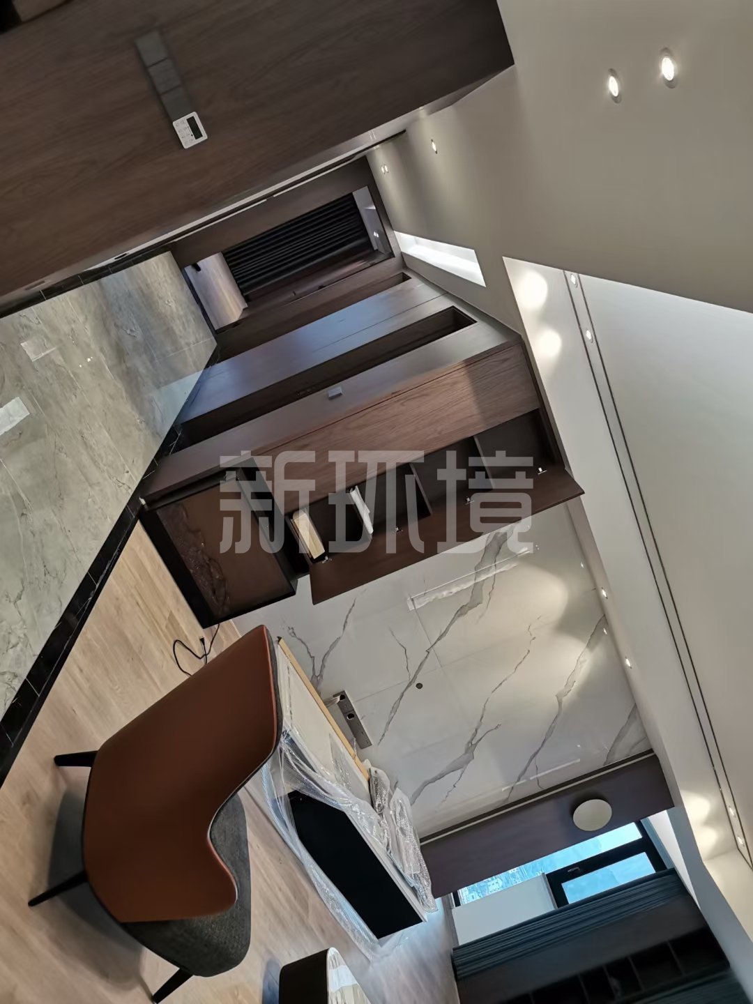 东方明珠  4室2厅2卫   90.00万客厅