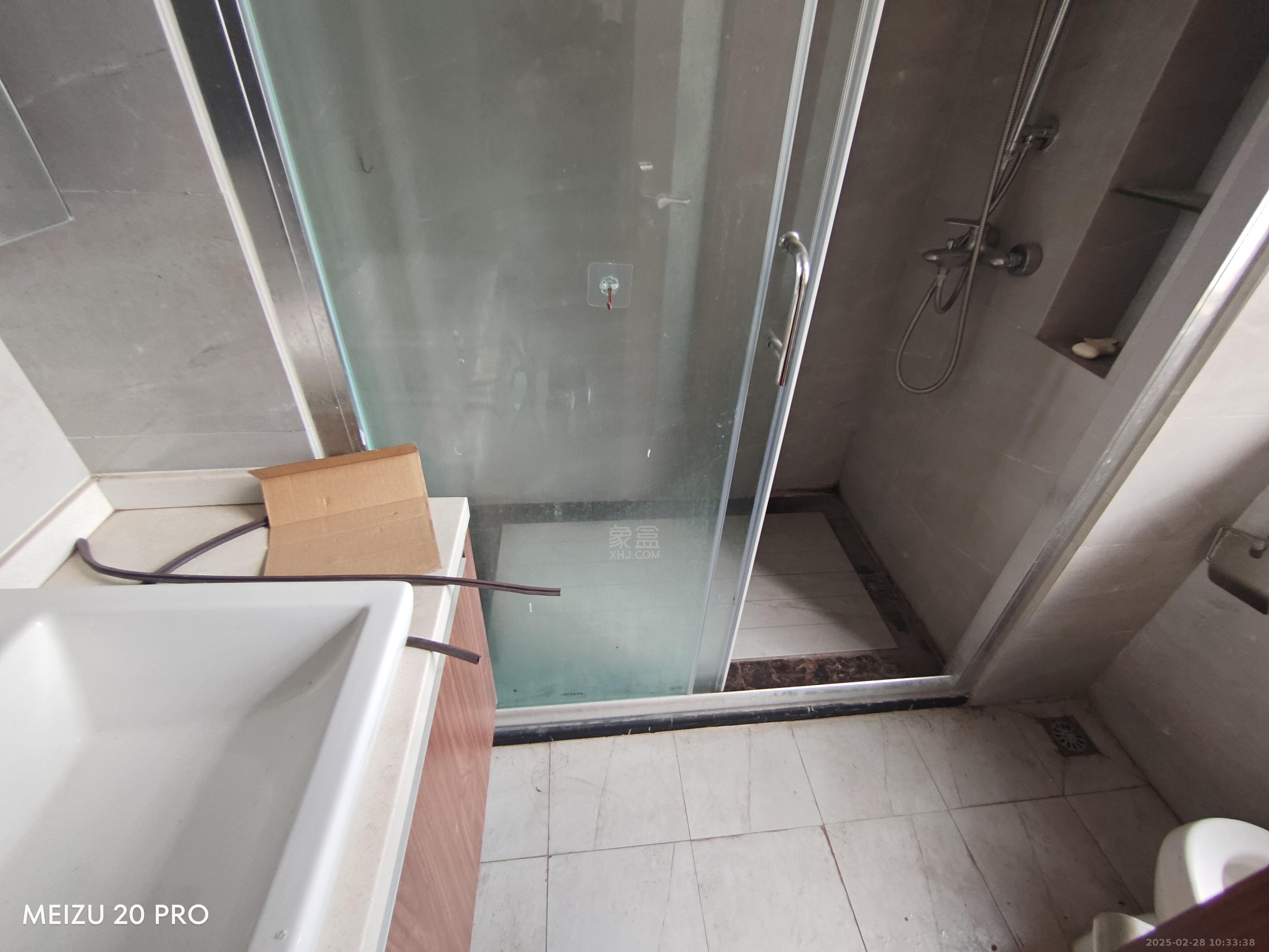 城际空间站 4室2厅2卫 1800.0元/月 城际空间站 4室2厅2卫 1800.0元/月室内图