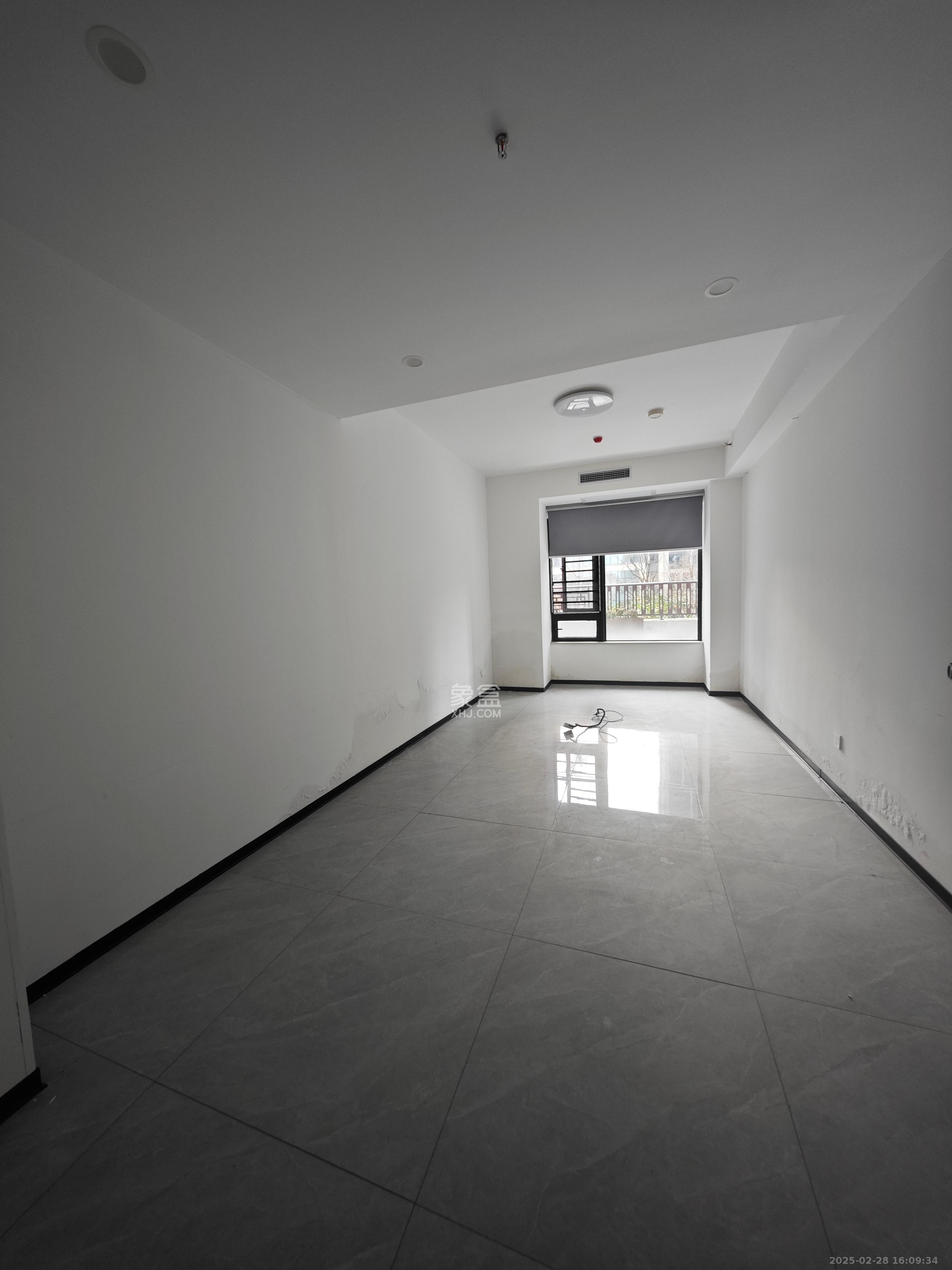 新城悦隽公园   260.0㎡      9800.0元/月室内图