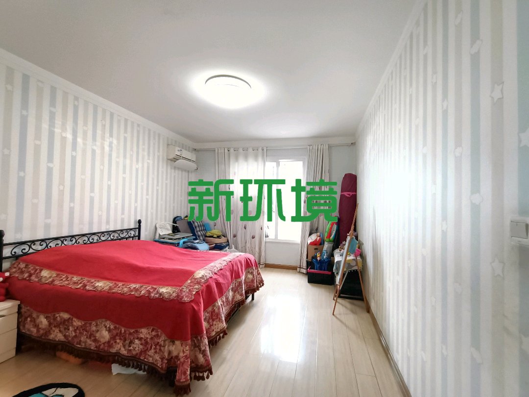 旺角佳园  4室2厅2卫   85.00万客厅
