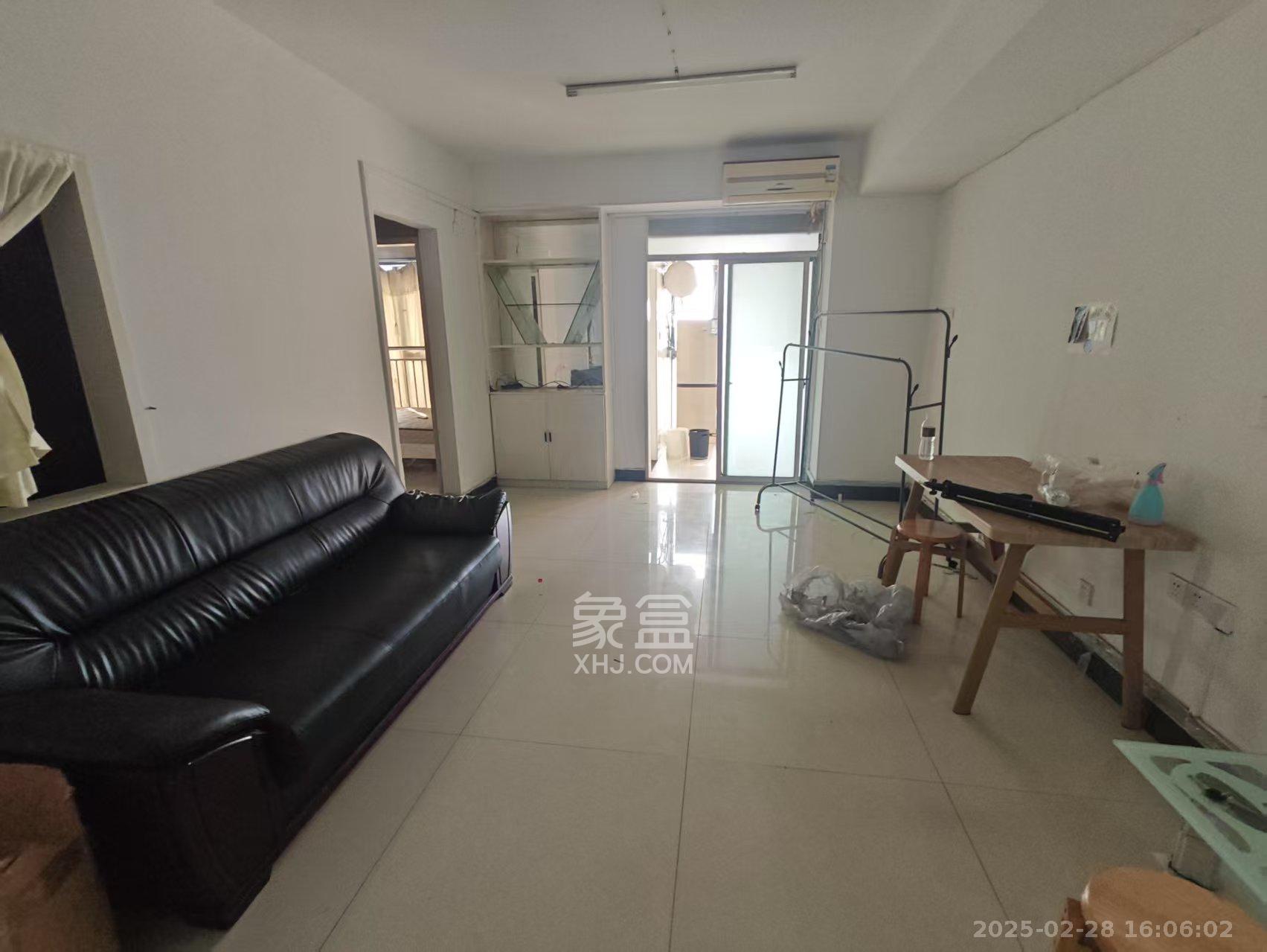 东一国际  2室1厅1卫    2100.0元/月 东一国际  2室1厅1卫    2100.0元/月室内图