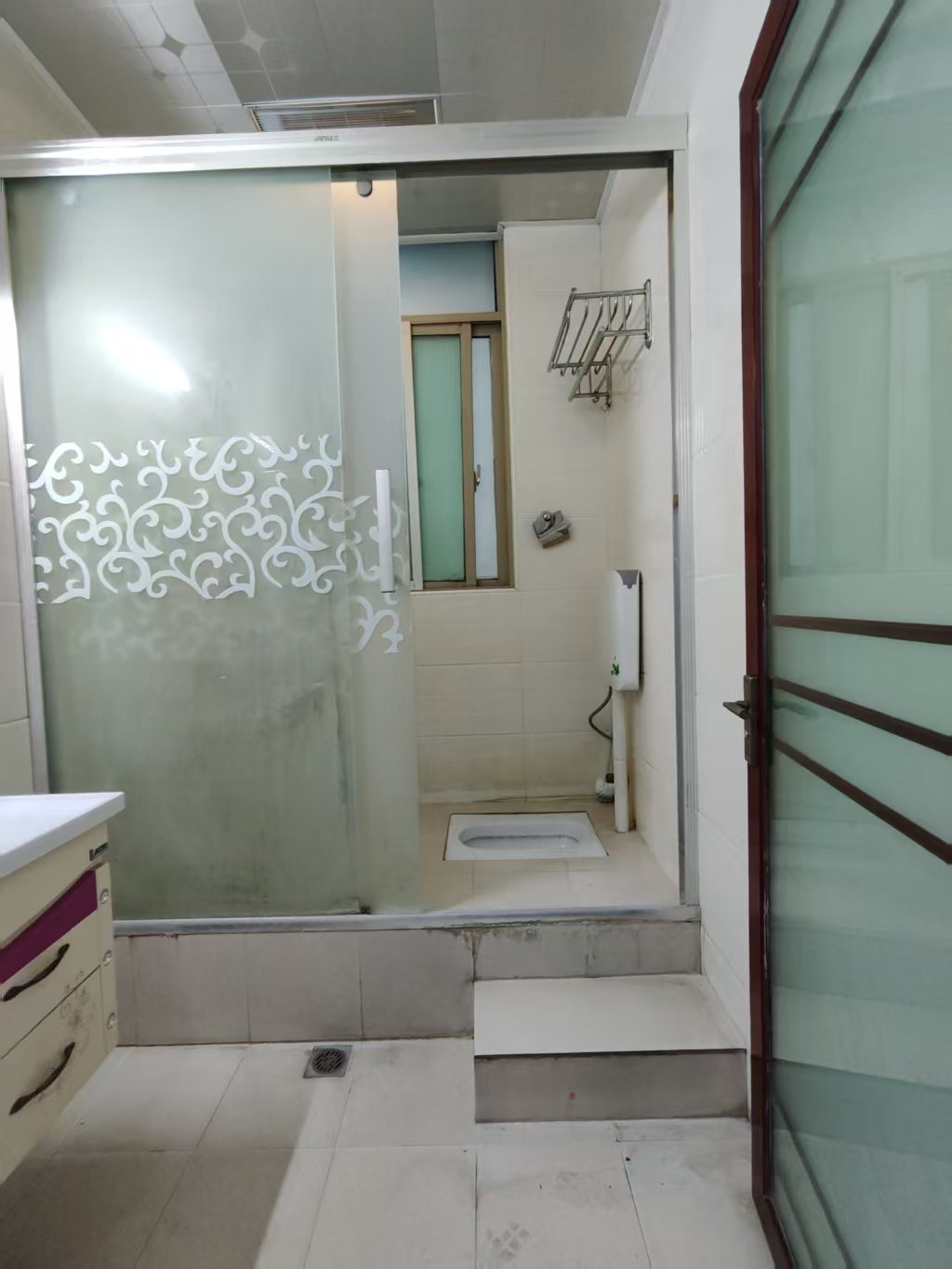 进步亚泰 4室2厅2卫 2300.0元/月 进步亚泰 4室2厅2卫 2300.0元/月室内图