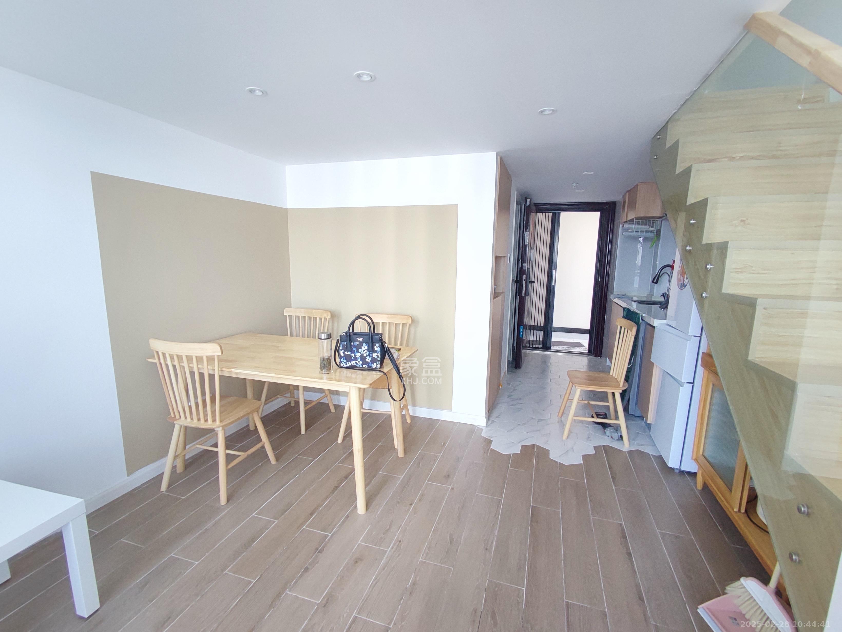 润和国际广场  1室0厅0卫    2600.0元/月 润和国际广场  1室0厅0卫    2600.0元/月室内图