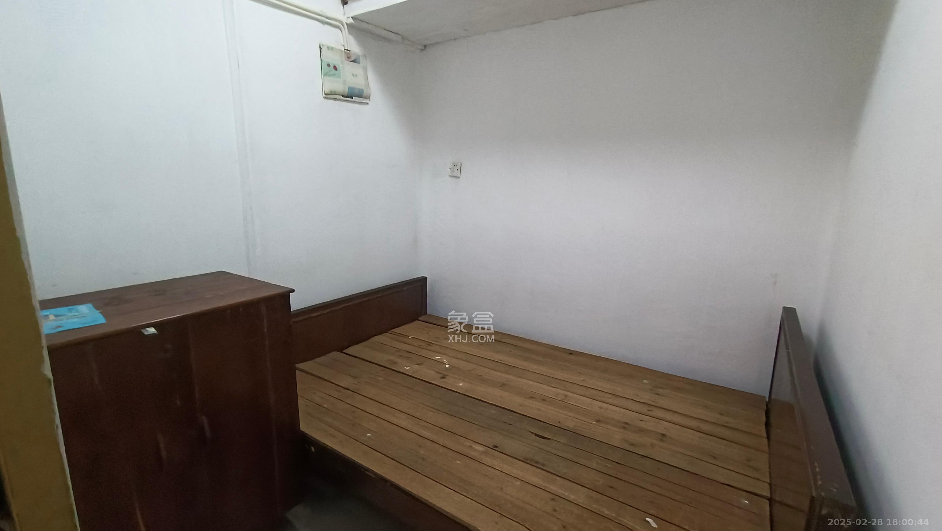 中南家园  1室0厅0卫   1300.00元/月室内图