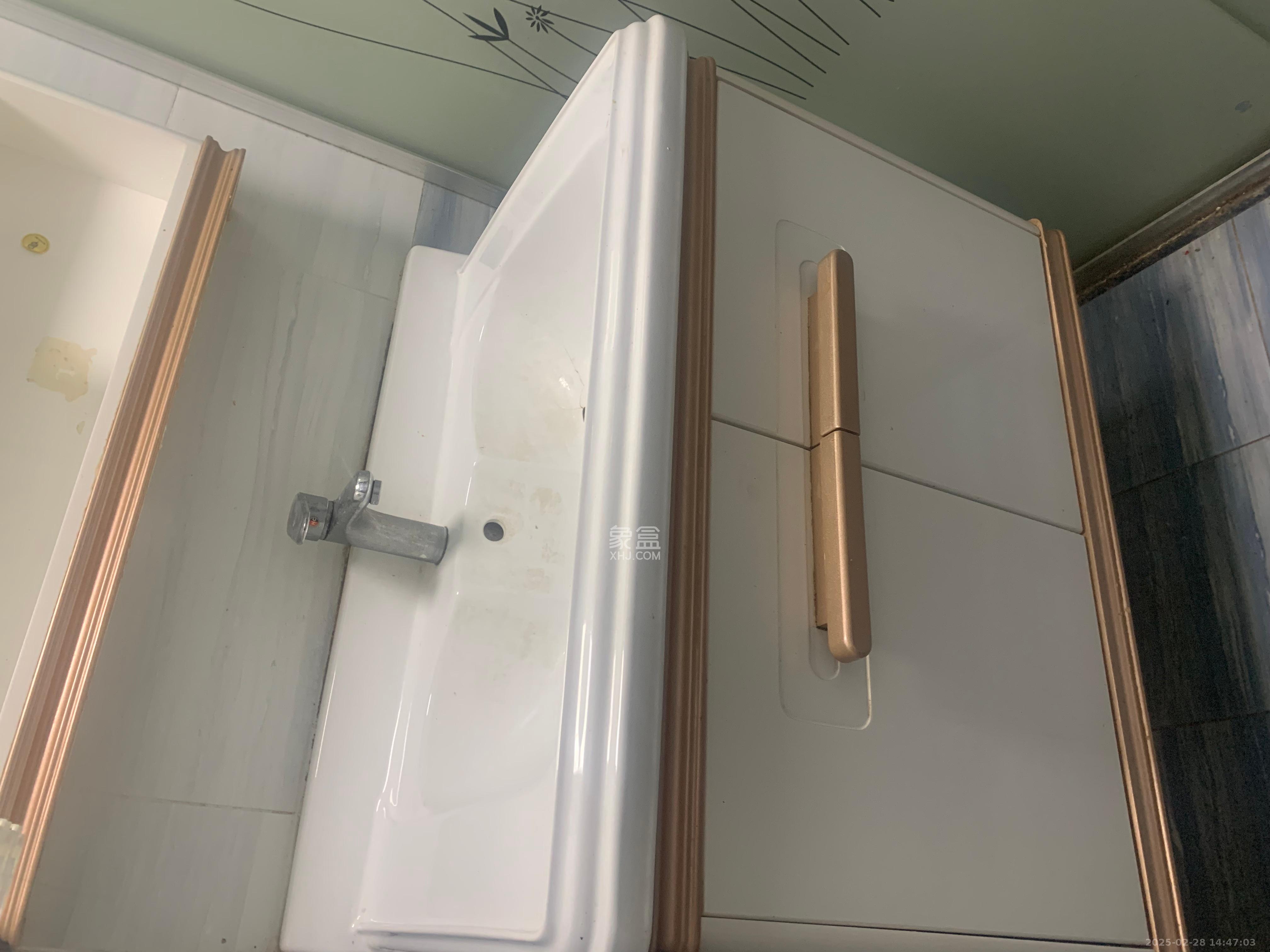 中建芙蓉嘉苑  3室2厅1卫   2400.00元/月室内图