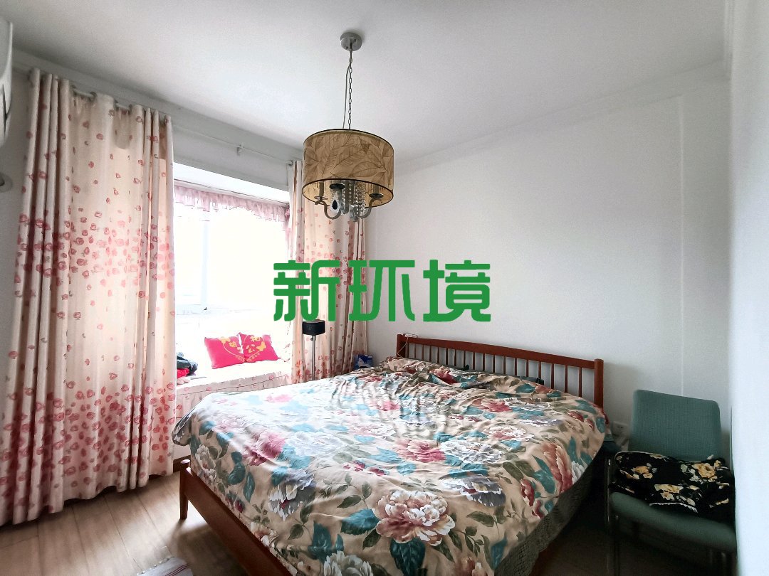 旺角佳园  4室2厅2卫   85.00万客厅
