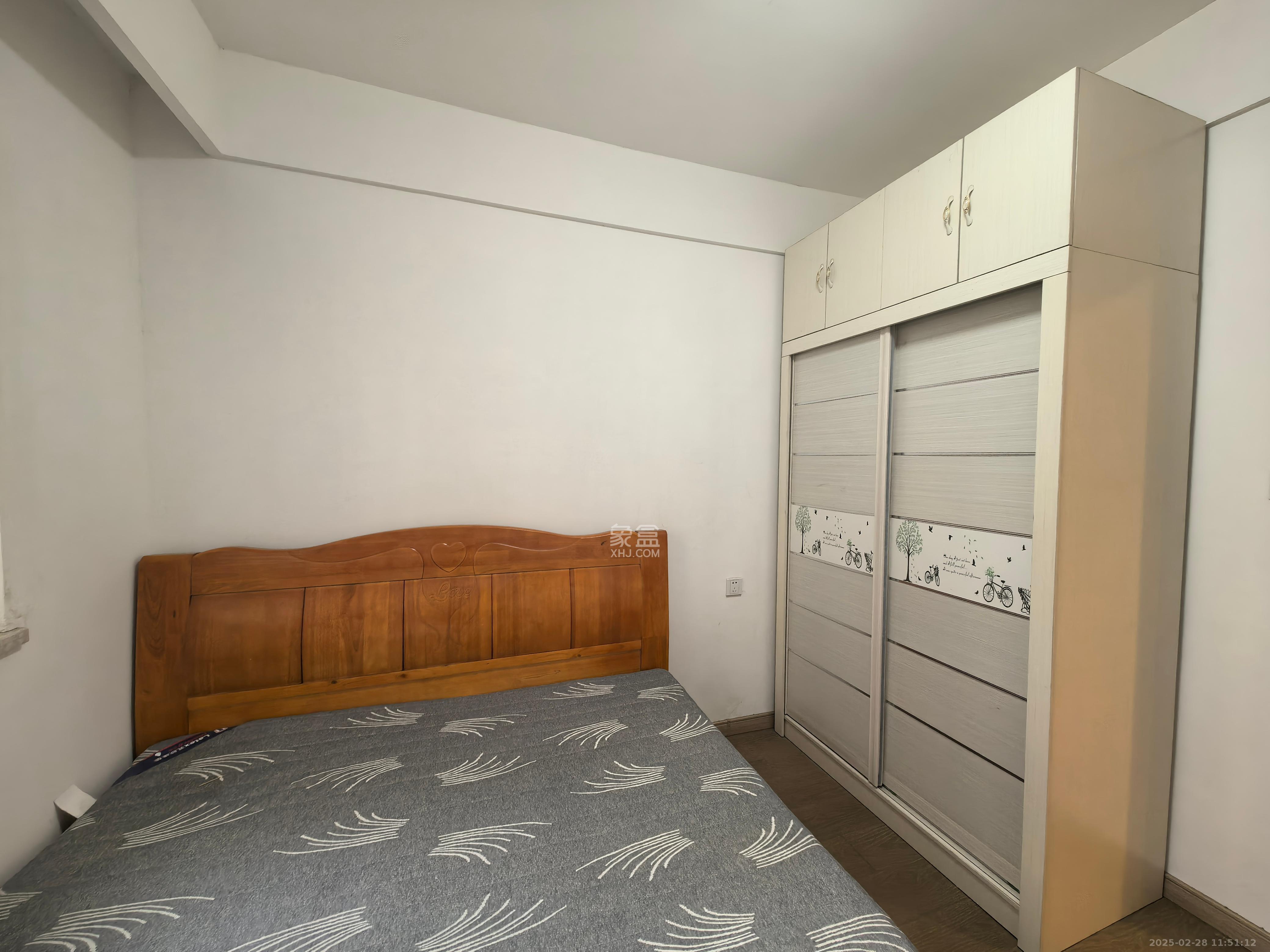 新城国际花都  3室2厅2卫    1700.0元/月室内图