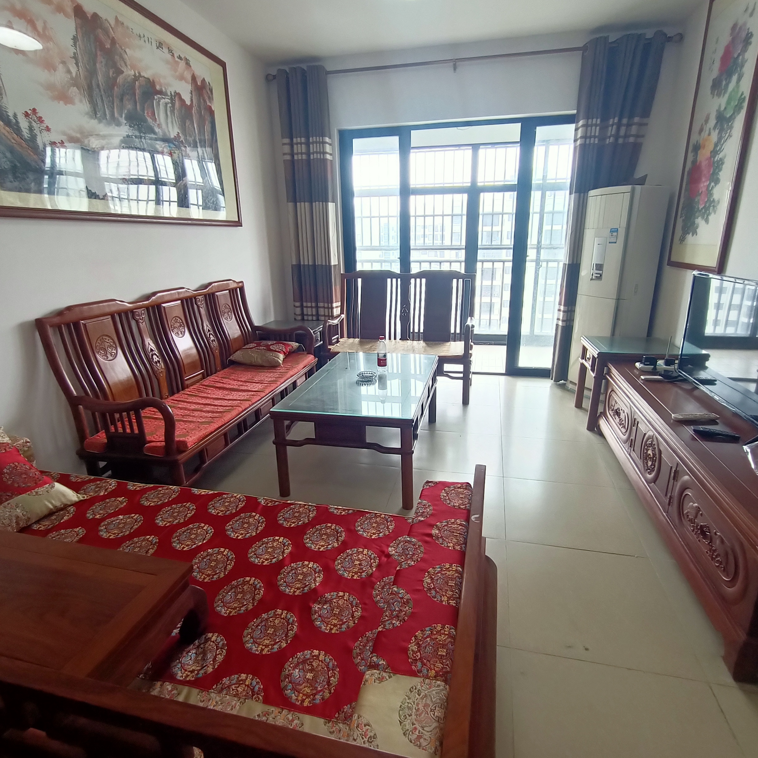 盛贤景都  3室2厅1卫    2500.0元/月 盛贤景都  3室2厅1卫    2500.0元/月