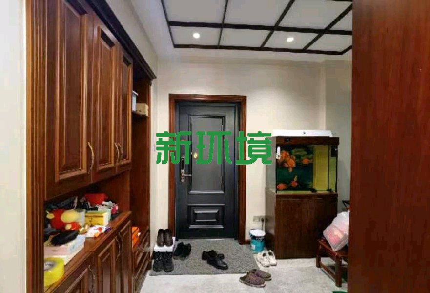 华天城小区  4室2厅2卫   130.00万客厅