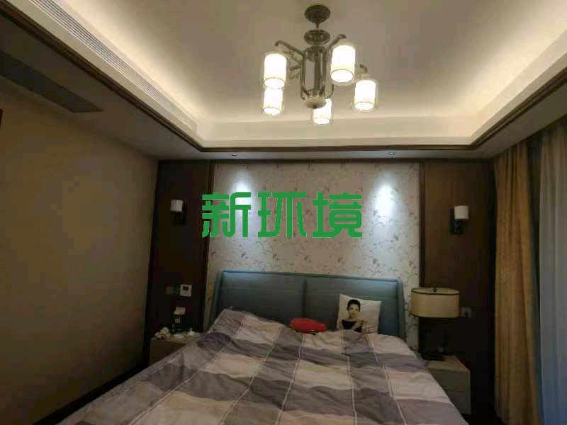 华天城小区  4室2厅2卫   130.00万客厅