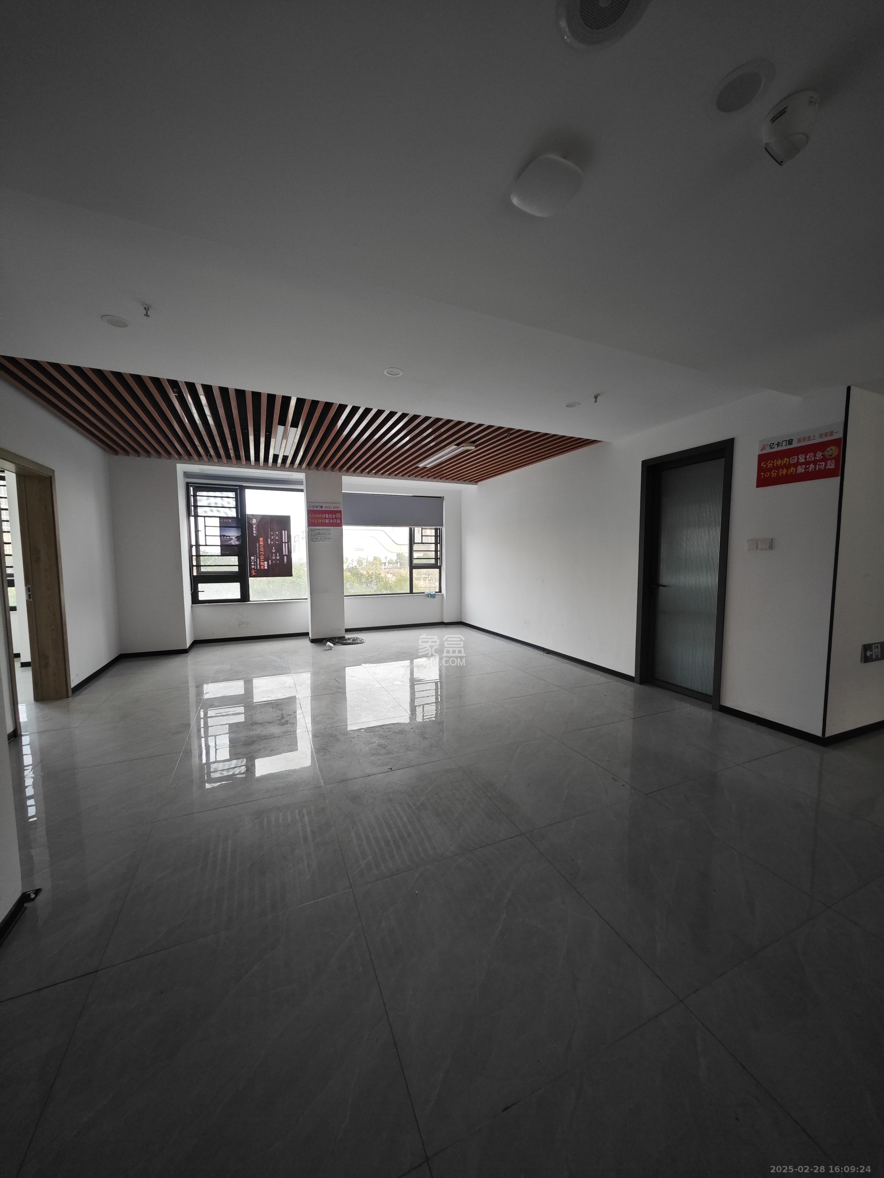 新城悦隽公园   260.0㎡      9800.0元/月室内图