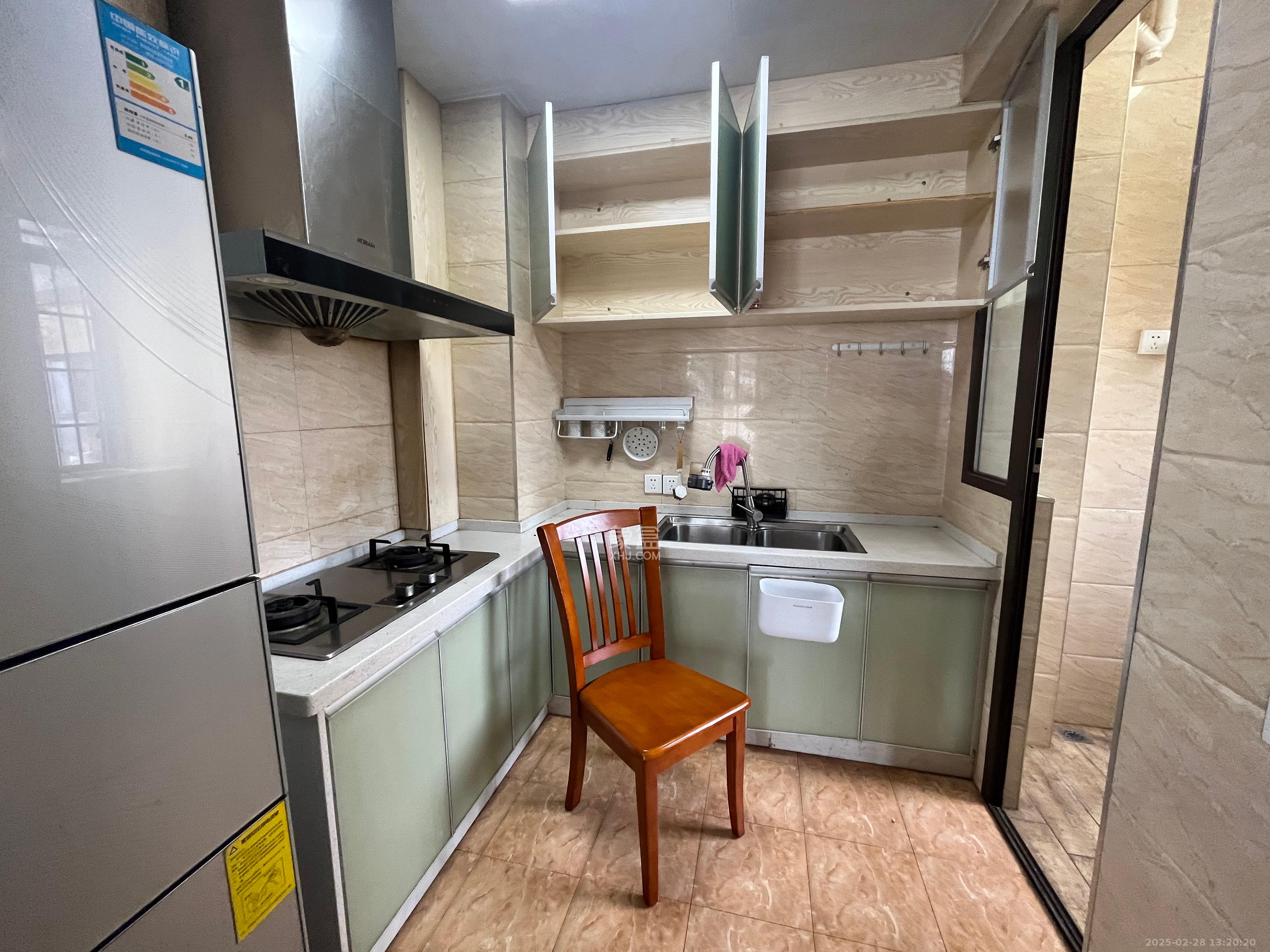 华润橡树湾  2室2厅1卫    2200.0元/月 华润橡树湾  2室2厅1卫    2200.0元/月室内图