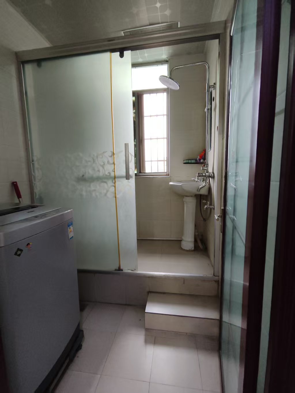 进步亚泰 4室2厅2卫 2300.0元/月 进步亚泰 4室2厅2卫 2300.0元/月室内图