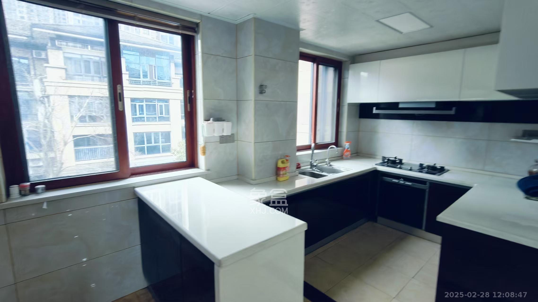 天麓尚层 5室2厅4卫 10000.0元/月 天麓尚层 5室2厅4卫 10000.0元/月室内图