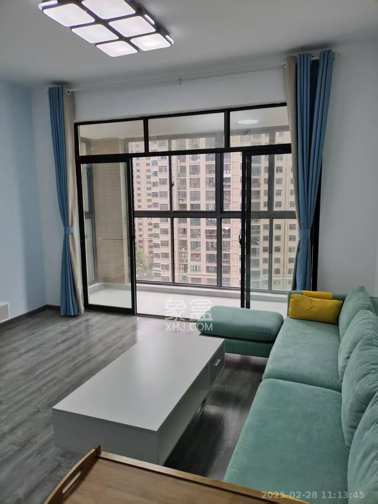 辉煌国际城二期  4室2厅2卫    2800.0元/月 辉煌国际城二期  4室2厅2卫    2800.0元/月室内图