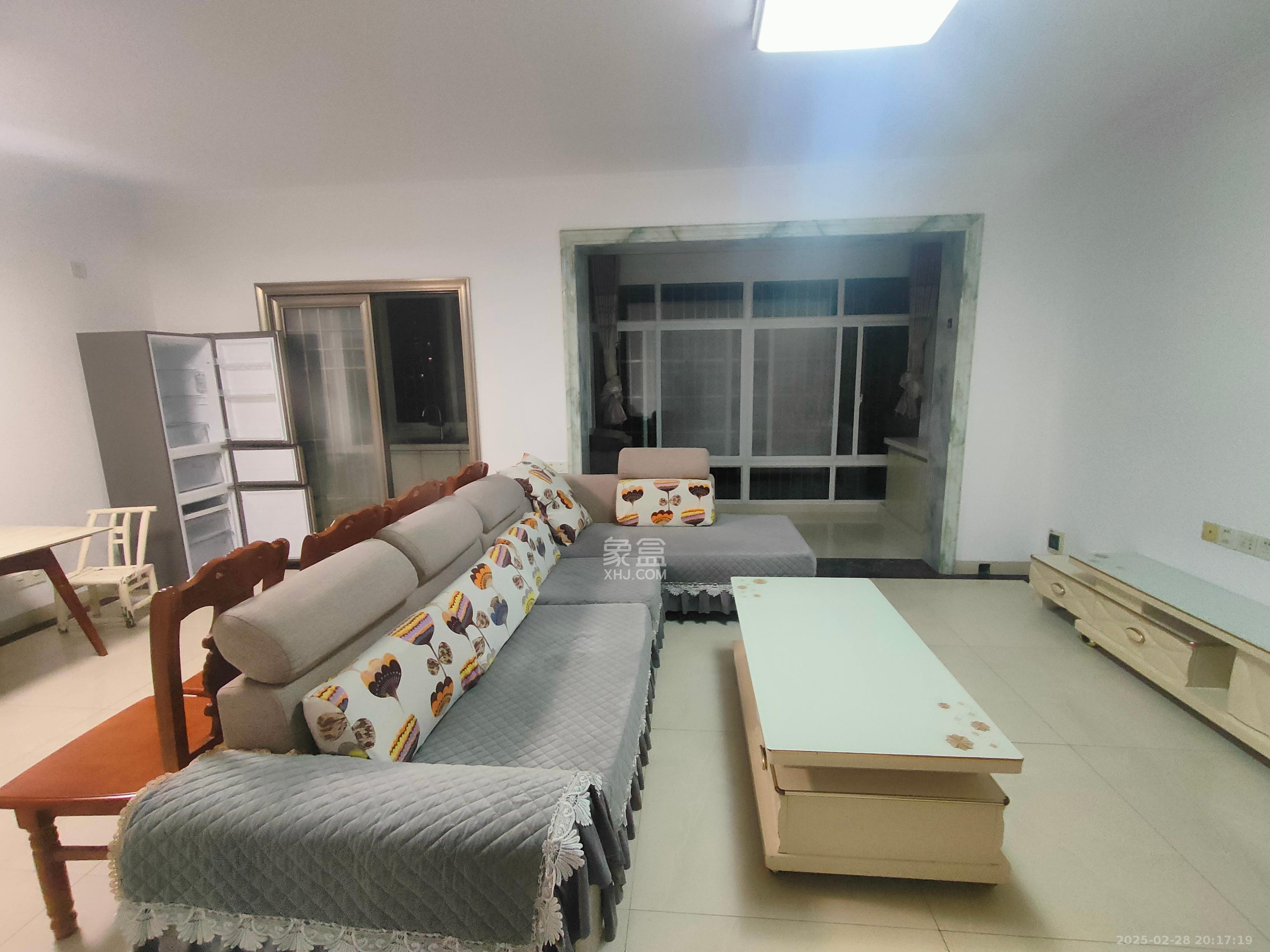 和润园一、二期 3室2厅1卫 2050.0元/月 和润园一、二期 3室2厅1卫 2050.0元/月室内图