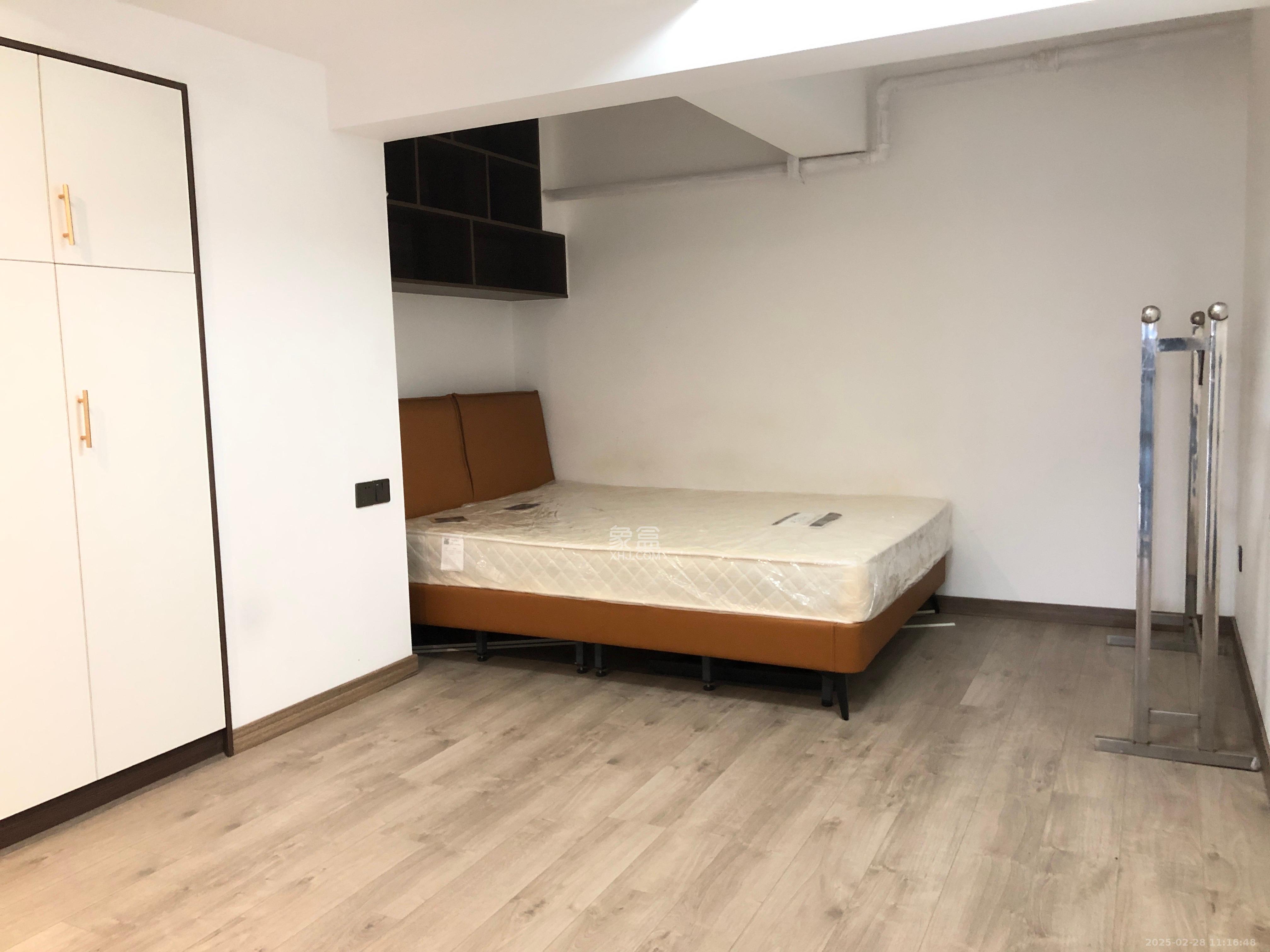 麓江春  2室1厅1卫   2400.00元/月室内图