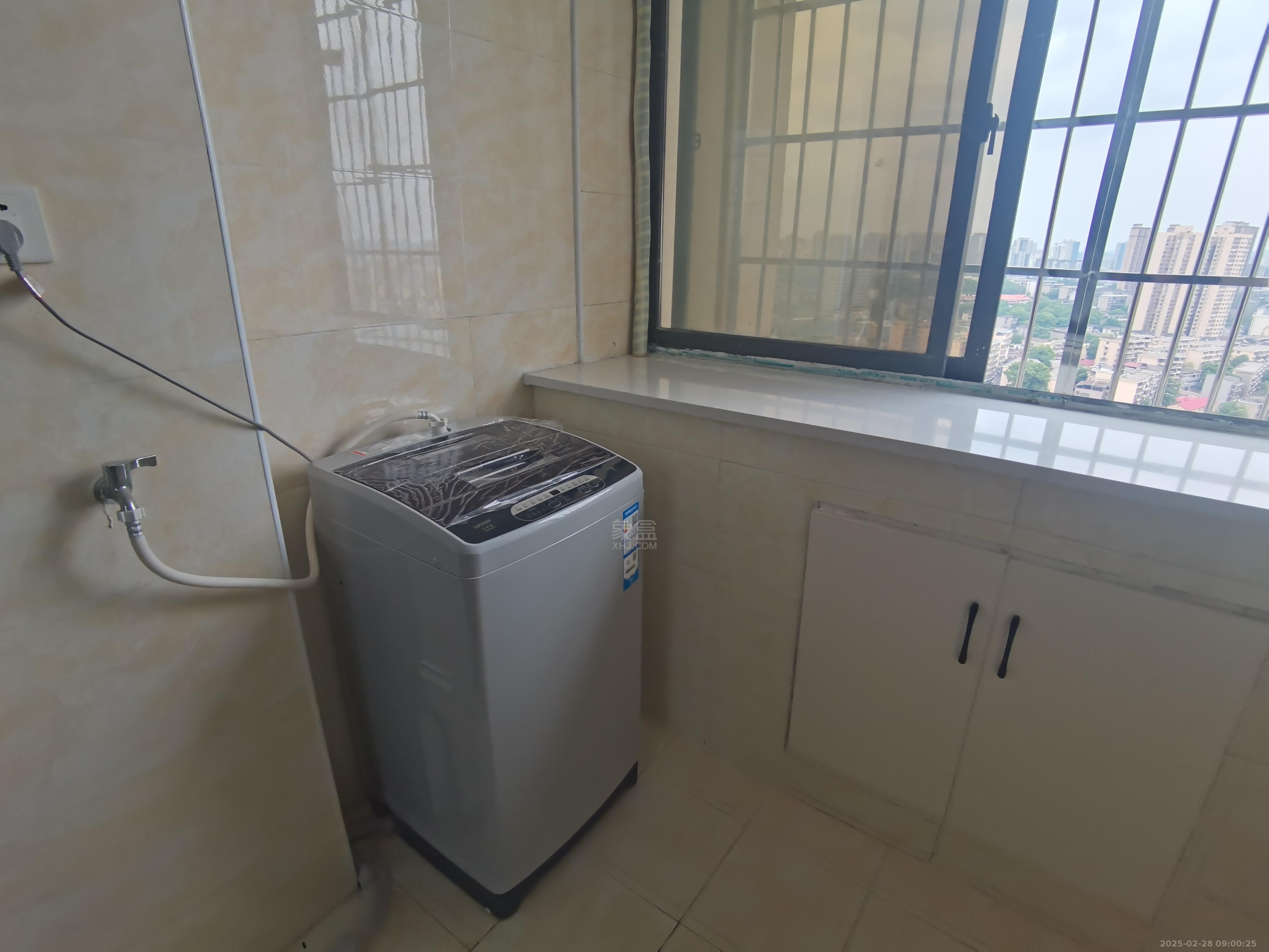 东城商业广场(东成)  1室1厅1卫    1100.0元/月 东城商业广场(东成)  1室1厅1卫    1100.0元/月室内图