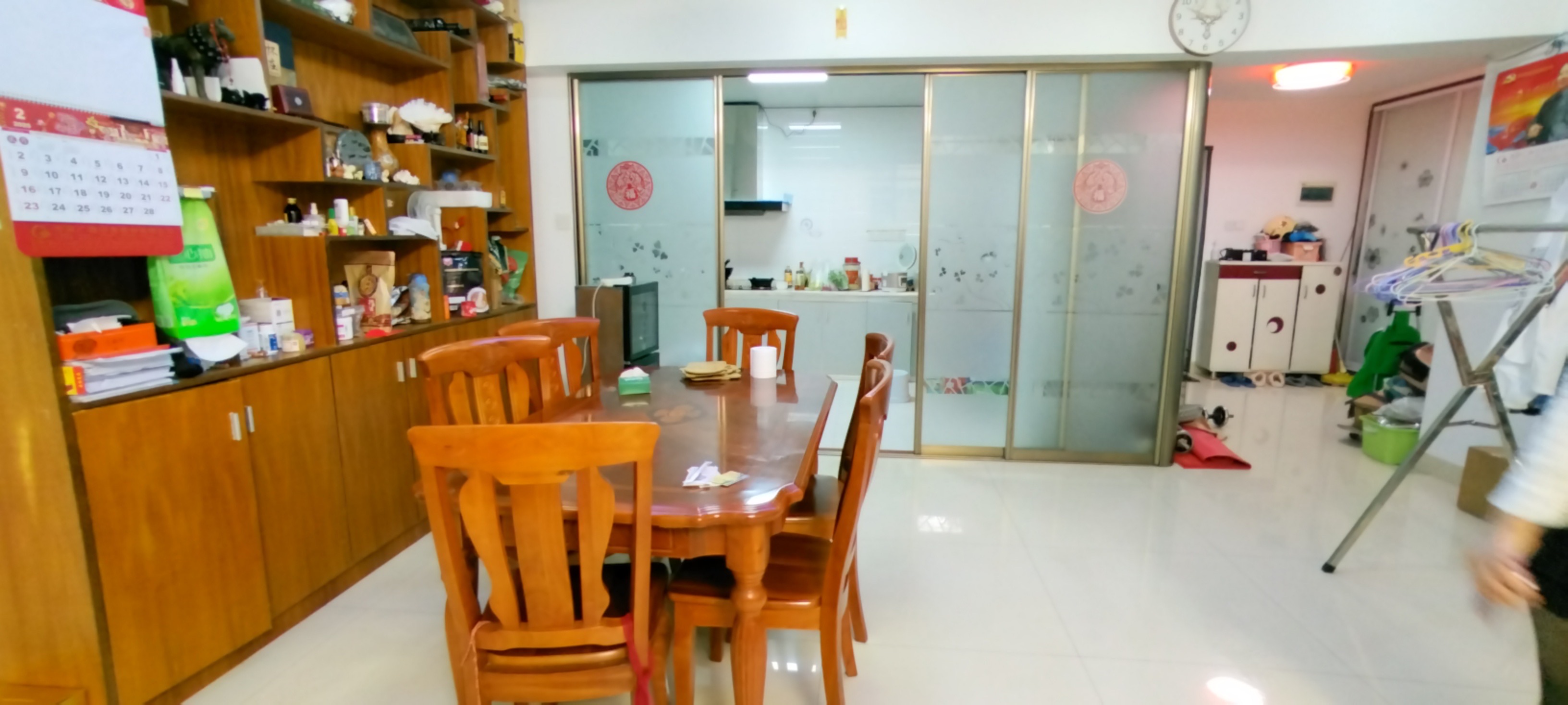 碧湖家园 4室2厅2卫 227.0万 碧湖家园 4室2厅2卫 227.0万客厅