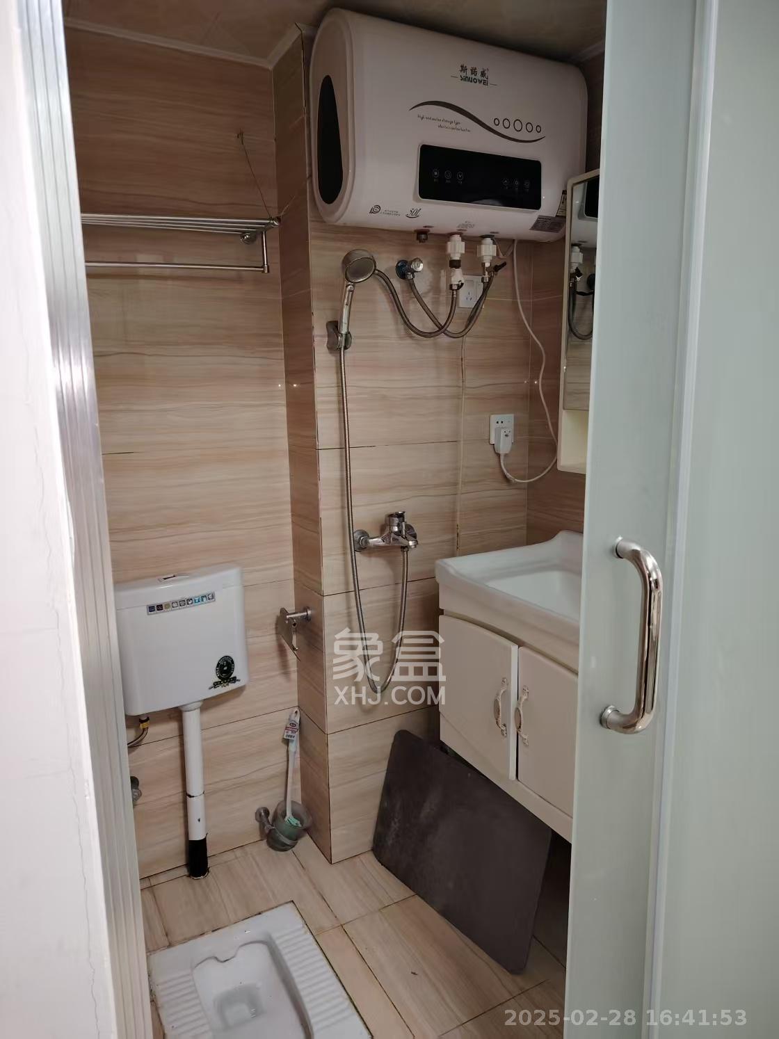 中建芙蓉工社  1室1厅1卫   1200.00元/月