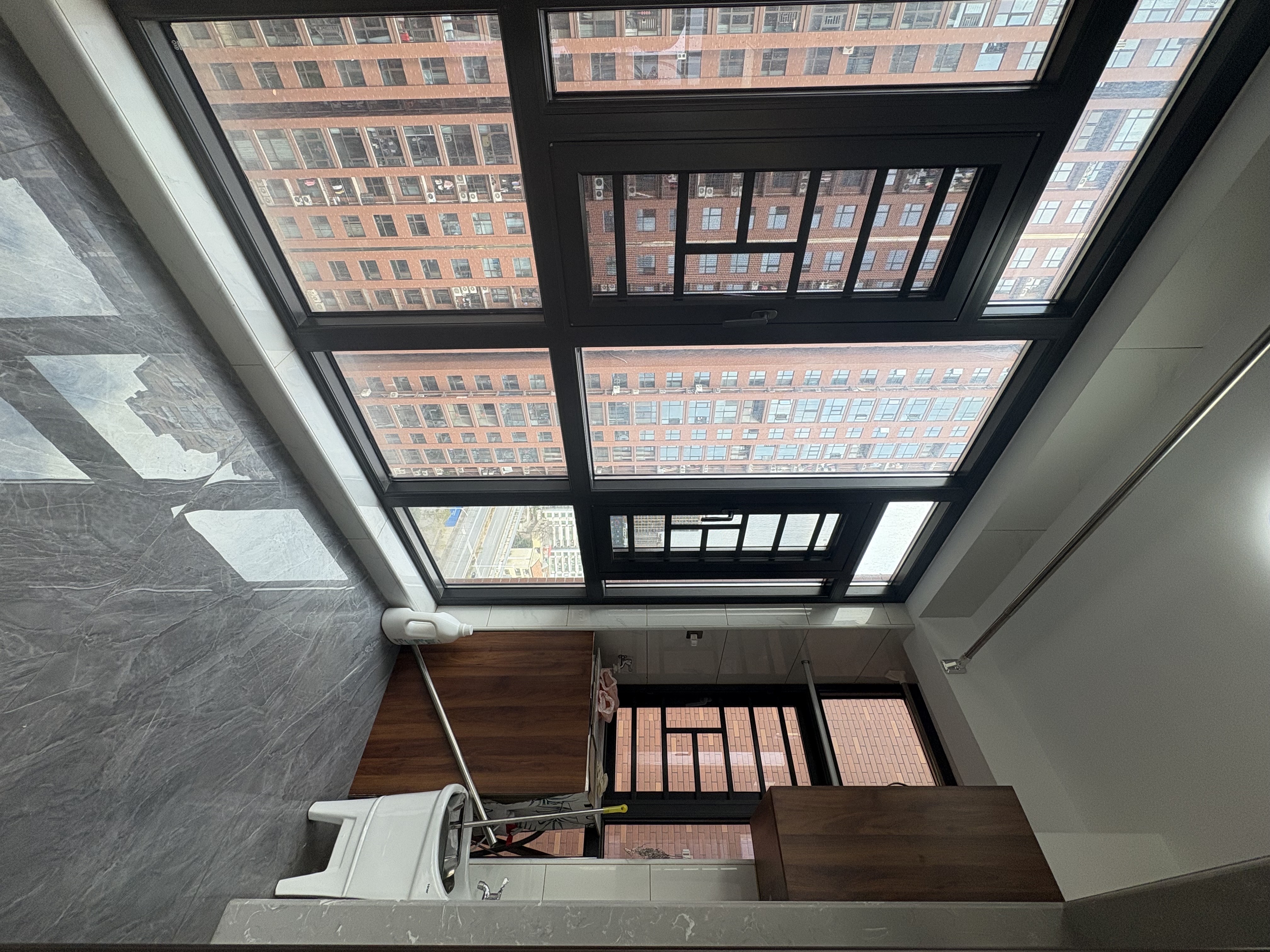 天嘉翰廷 4室2厅2卫 2500.0元/月 天嘉翰廷 4室2厅2卫 2500.0元/月室内图