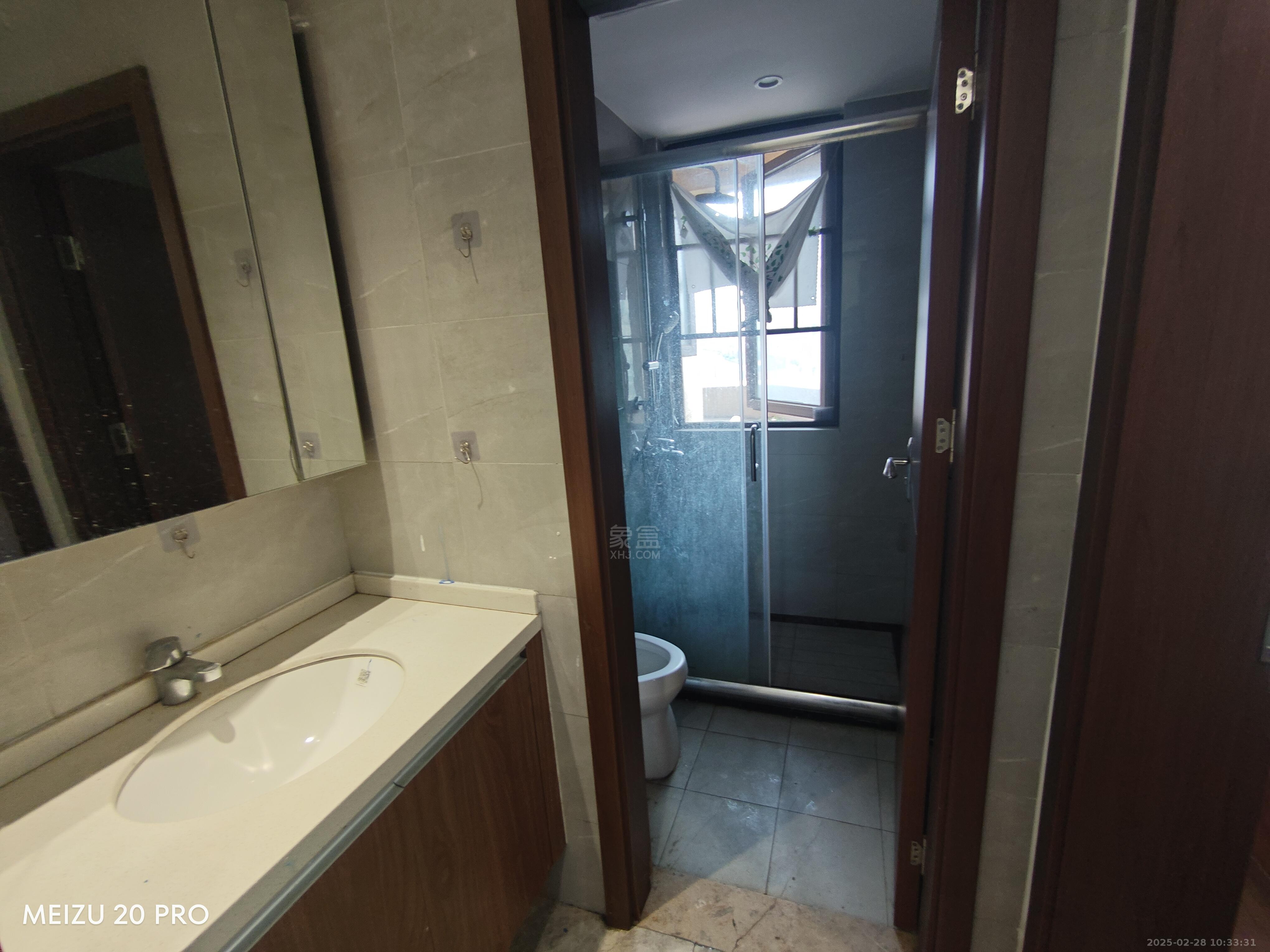 城际空间站 4室2厅2卫 1800.0元/月 城际空间站 4室2厅2卫 1800.0元/月室内图