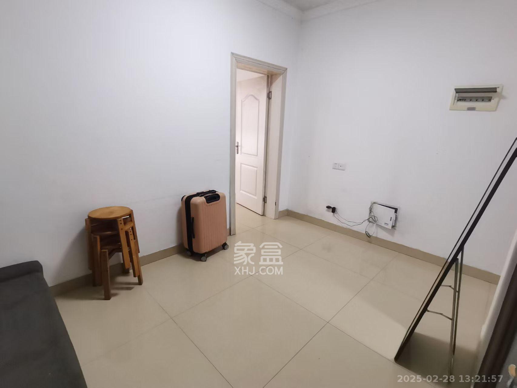 灰埠小区(灰埠社区)  2室1厅1卫    1000.0元/月 灰埠小区(灰埠社区)  2室1厅1卫    1000.0元/月室内图