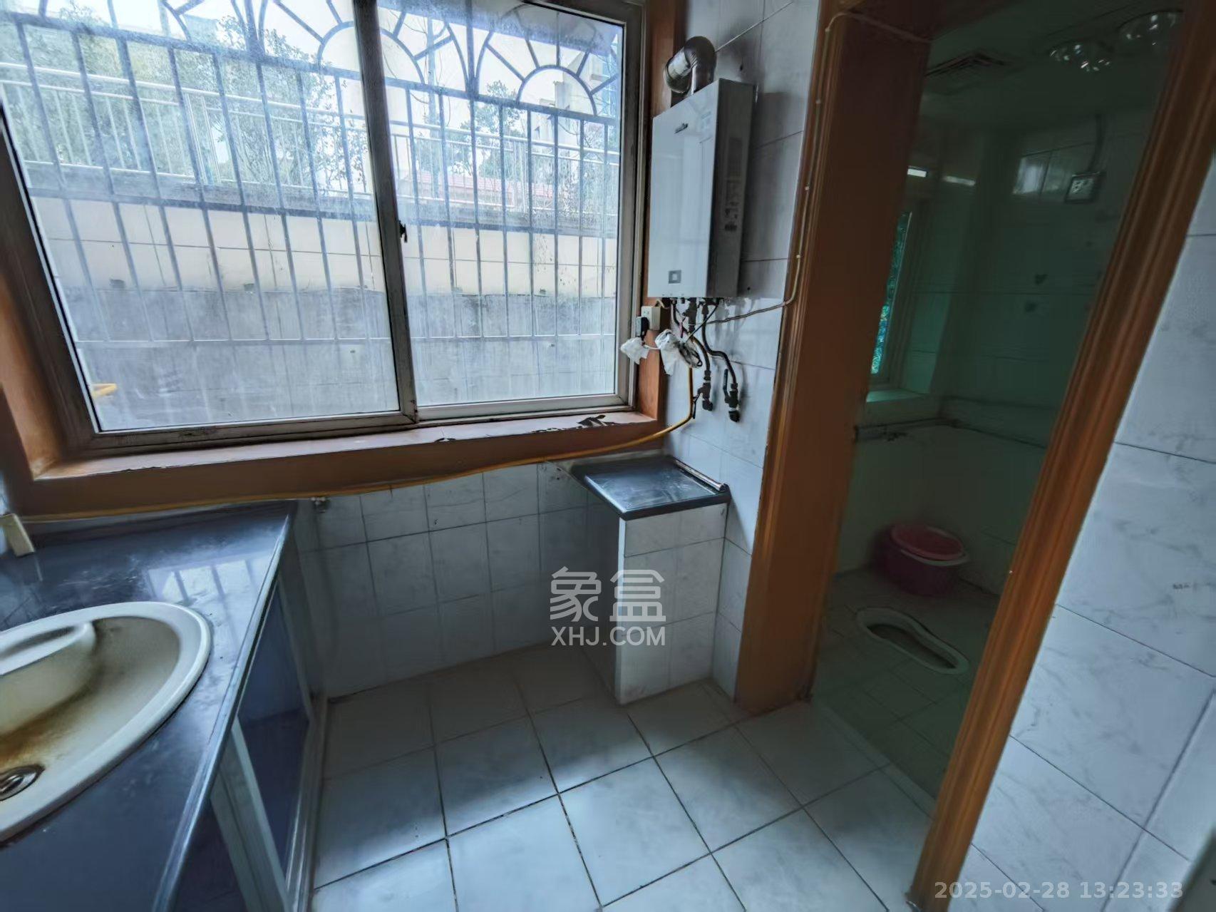 灰埠小区（灰埠社区）  30室30厅7卫    5000.0元/月室内图