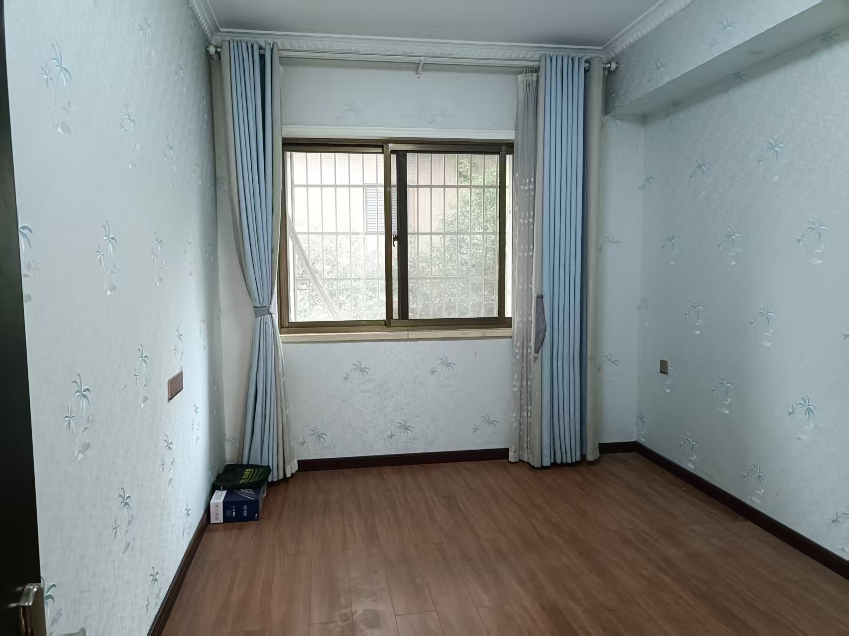 碧桂园 4室2厅2卫 1800.0元/月 碧桂园 4室2厅2卫 1800.0元/月室内图