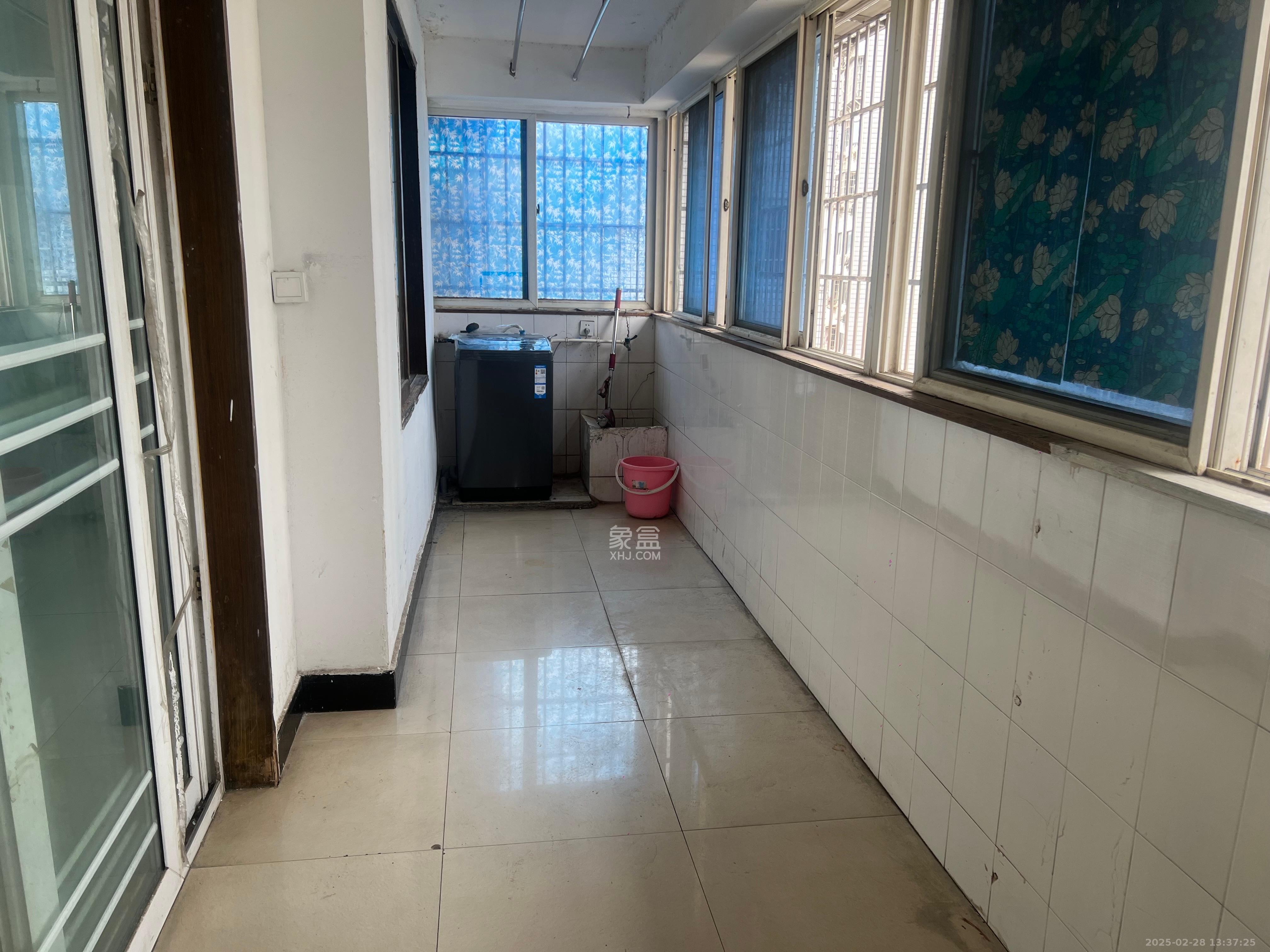 新世界商贸城 3室2厅2卫 4000.0元/月 新世界商贸城 3室2厅2卫 4000.0元/月室内图